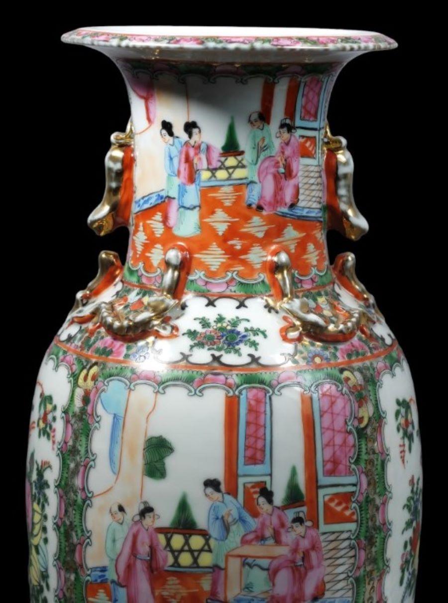 Enameled Baluster vase Canton porcelain - famille rose - Qing - Early 20th China