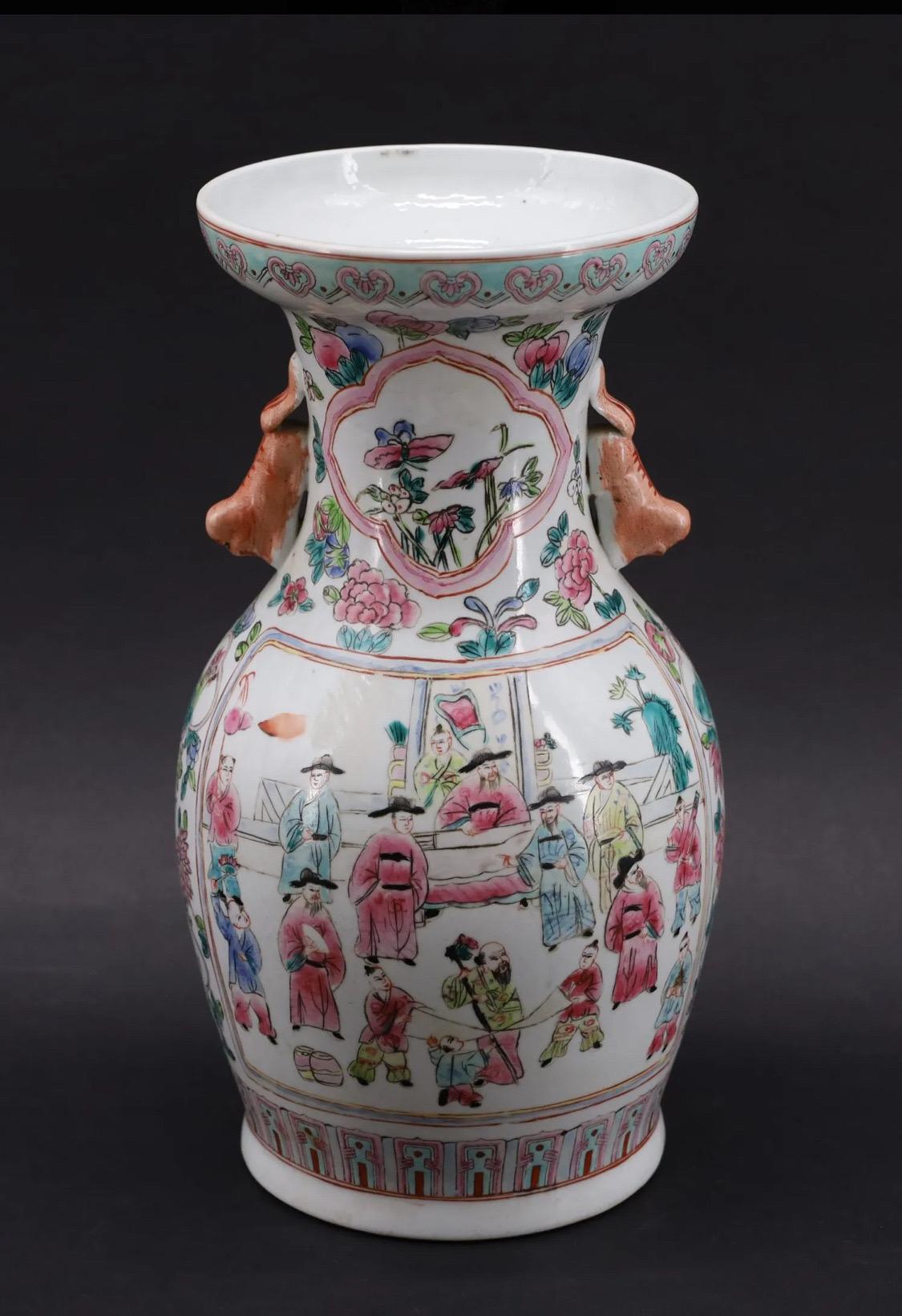 Balustervase aus emailliertem Porzellan der Famille Rose - China - Kanton - Ende des 19. (Emailliert) im Angebot