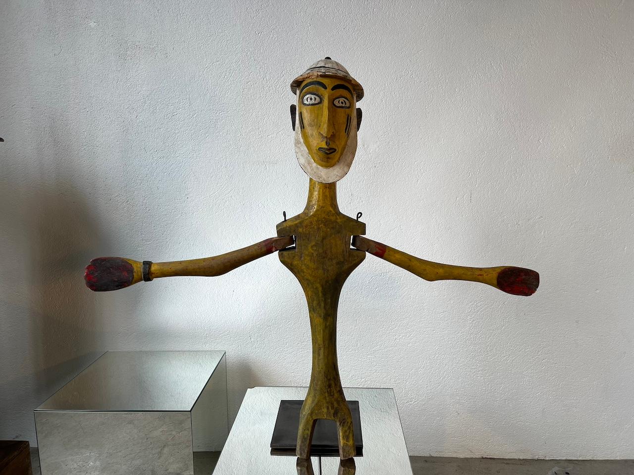 Bambara puppet figurine, African tribal art, circa 1950 In Good Condition For Sale In LYON, FR