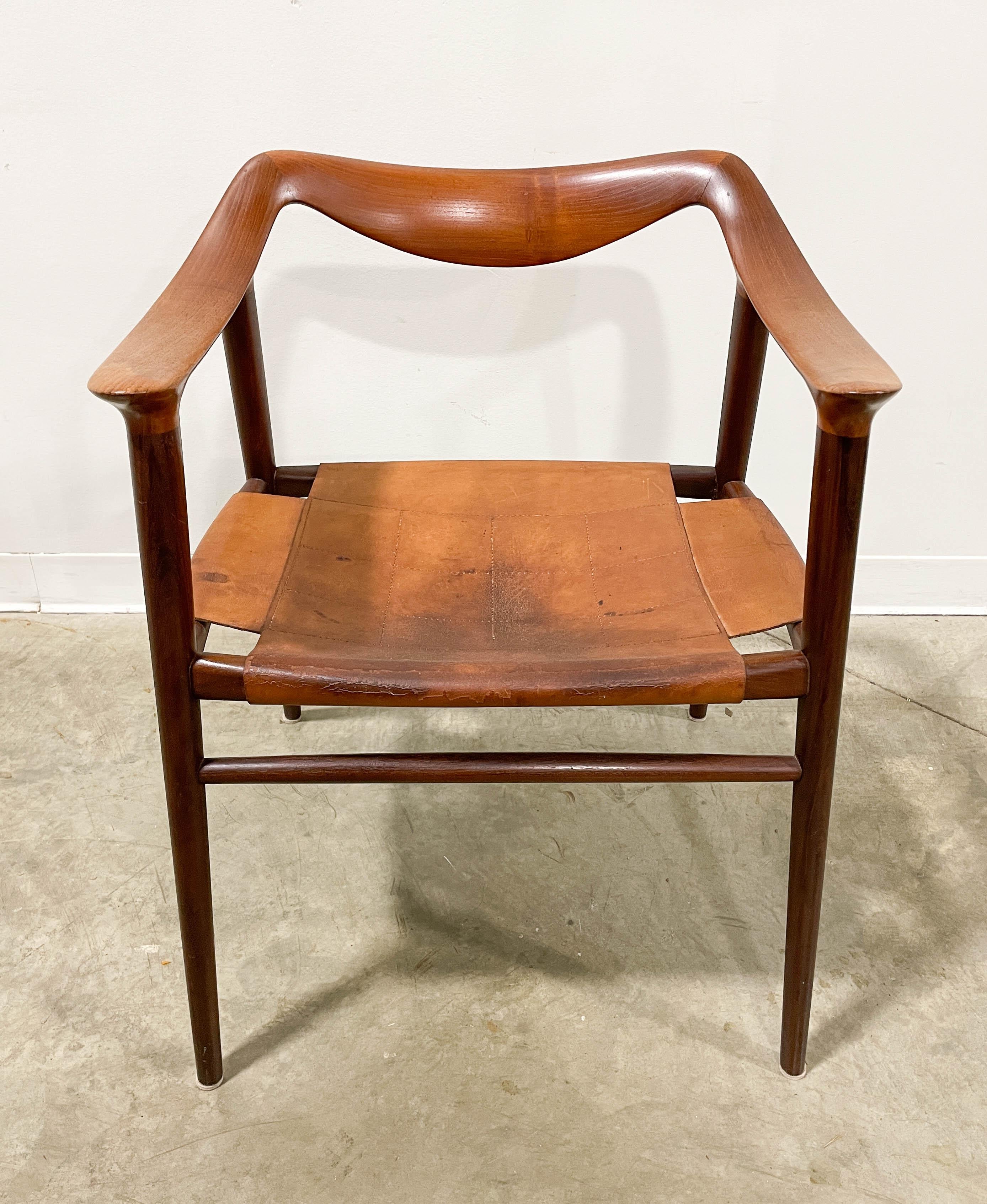 Bambi Chair in Teak and Leather 1