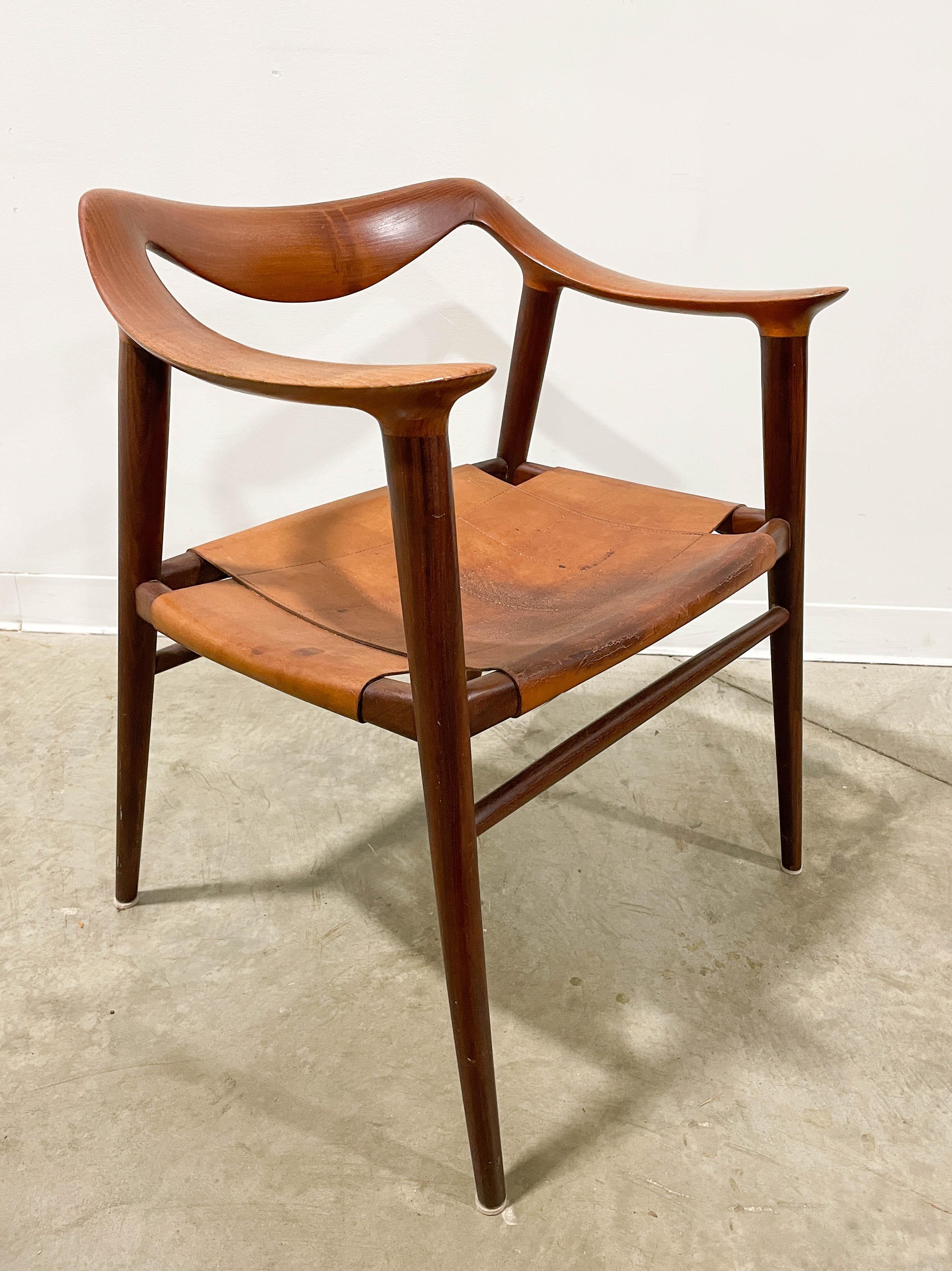 Bambi Chair in Teak and Leather 2