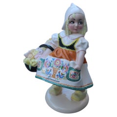 Little girl in Italian ceramic Essevi Sandro Vacchetti 1930 Dutch little girl Le