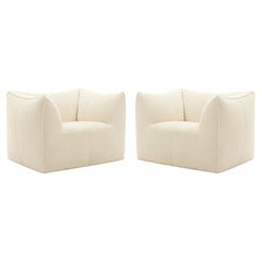 Sillones Bambola de Mario Bellini en Bouclé Blanco  Diseño italiano icónico