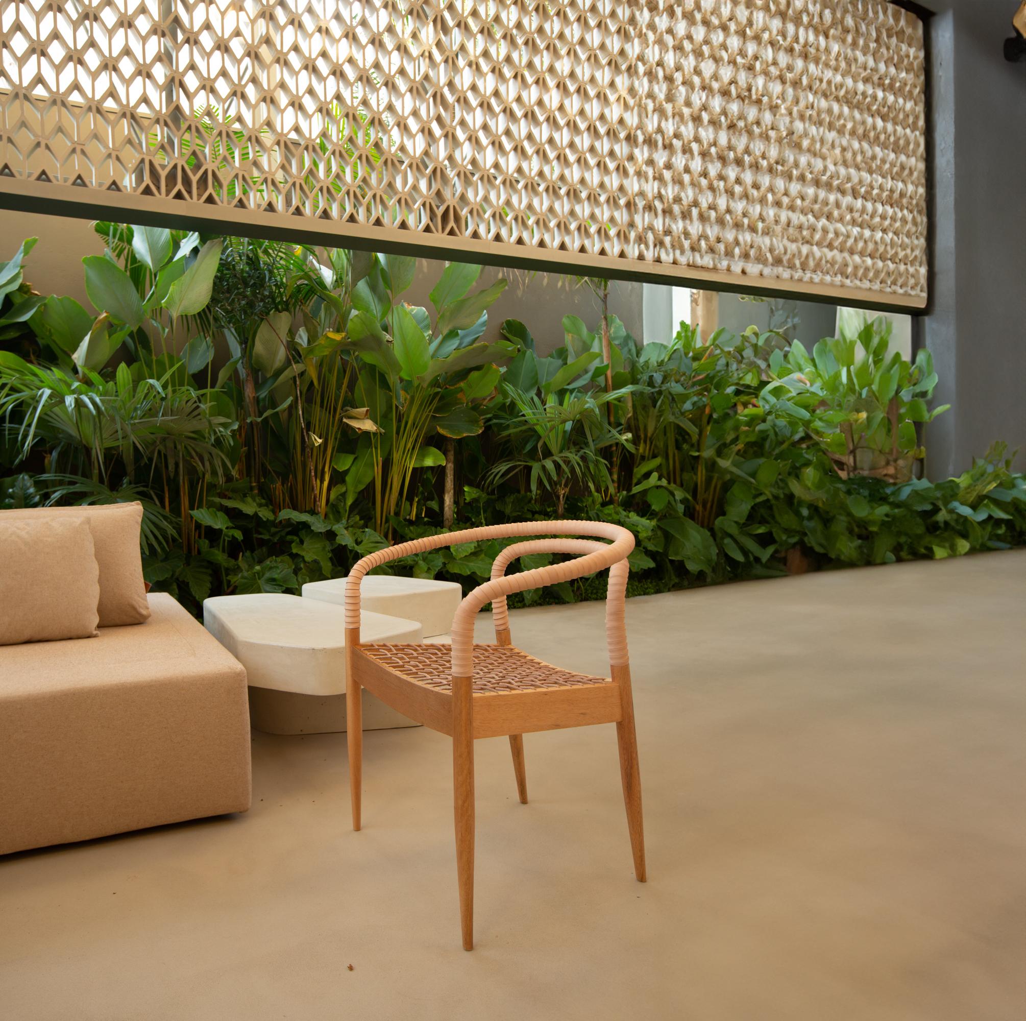Sedia Bambolê di Ilse Lang - Tributo in pelle e acciaio all'eredità di Hans Wegner In condizioni Nuovo in vendita a São Paulo, SP