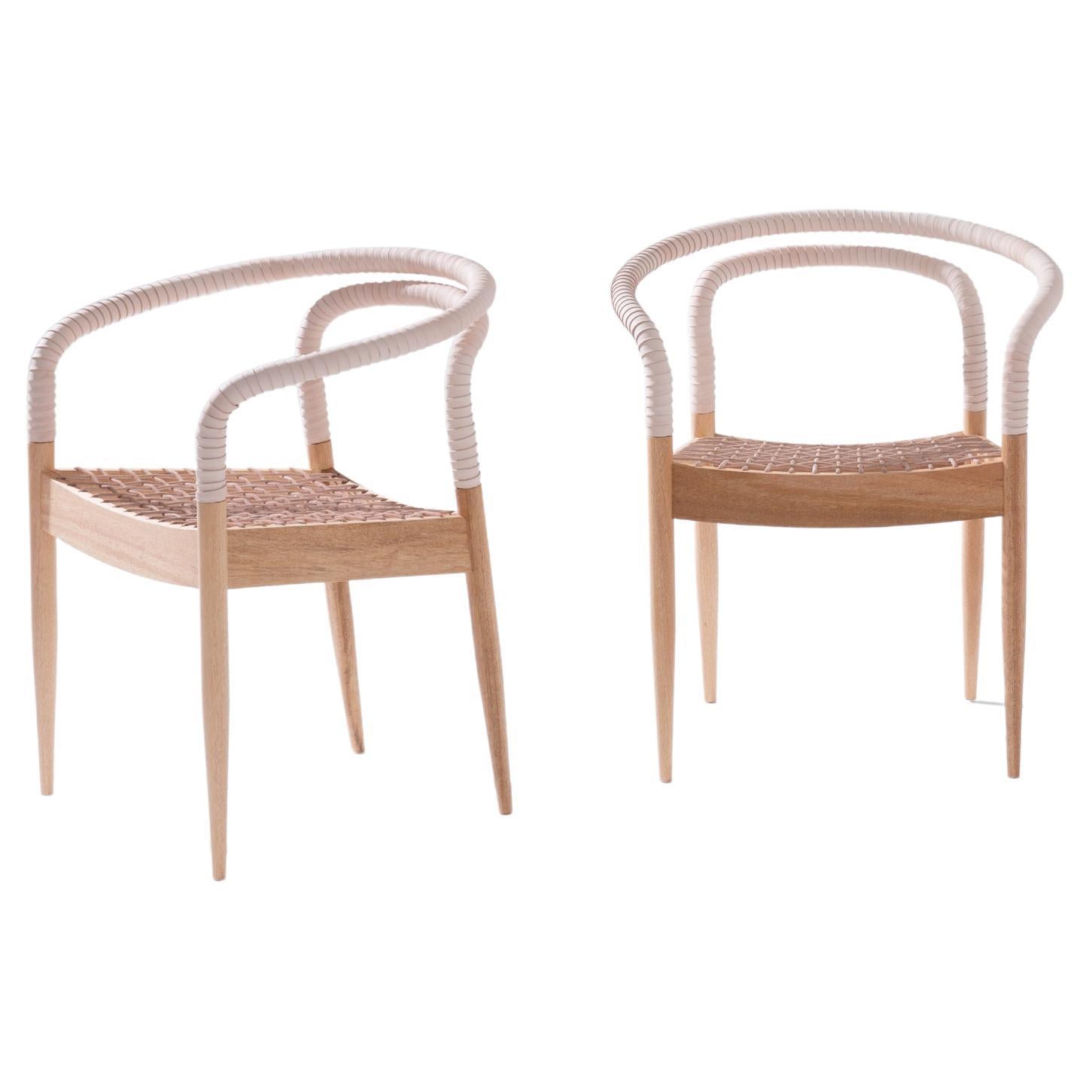 Sedia Bambolê di Ilse Lang - Tributo in pelle e acciaio all'eredità di Hans Wegner in vendita
