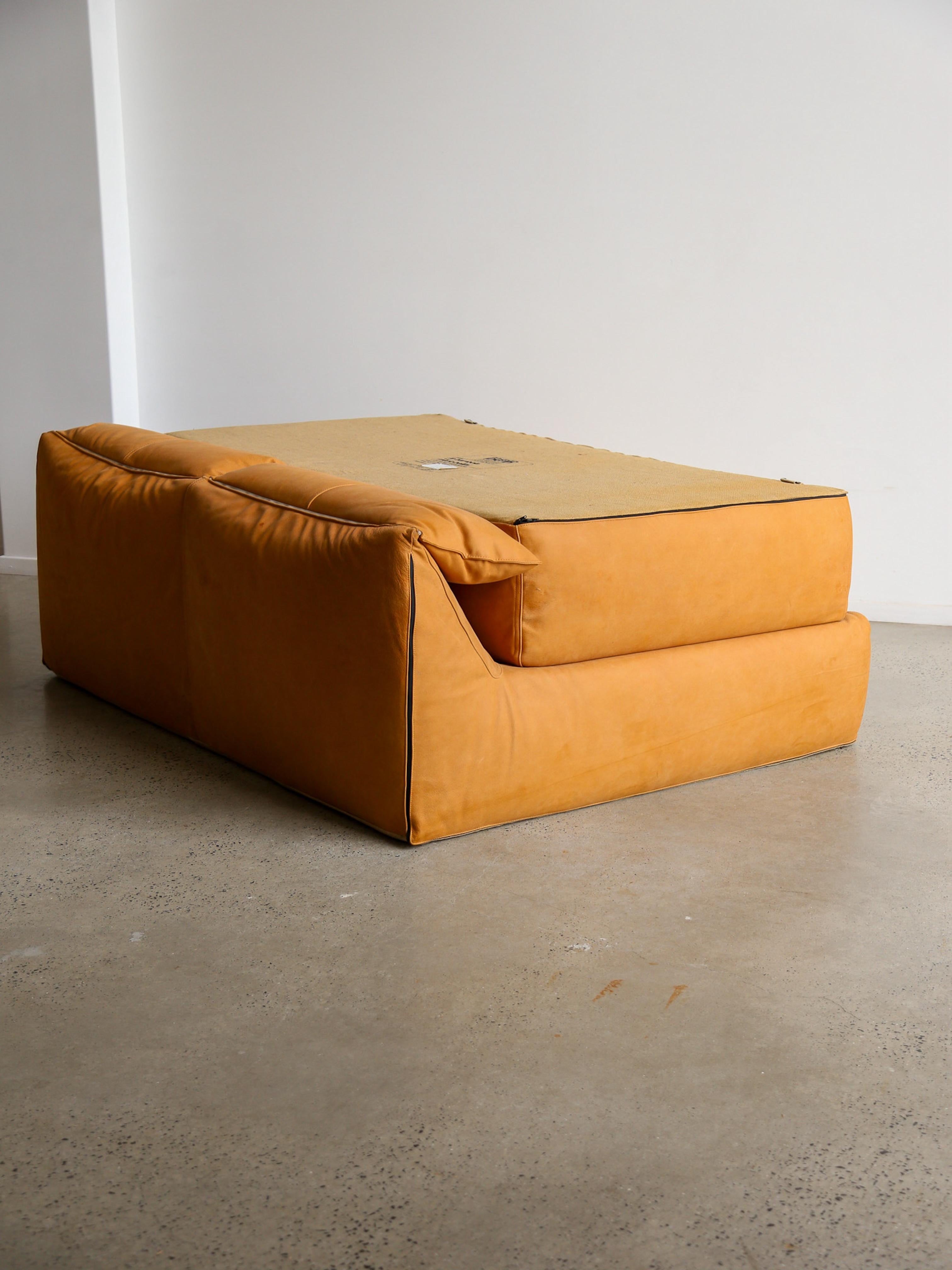 Bamboletto by Mario Bellini for B&B Italia in Cognac Leather 1970s For Sale 4