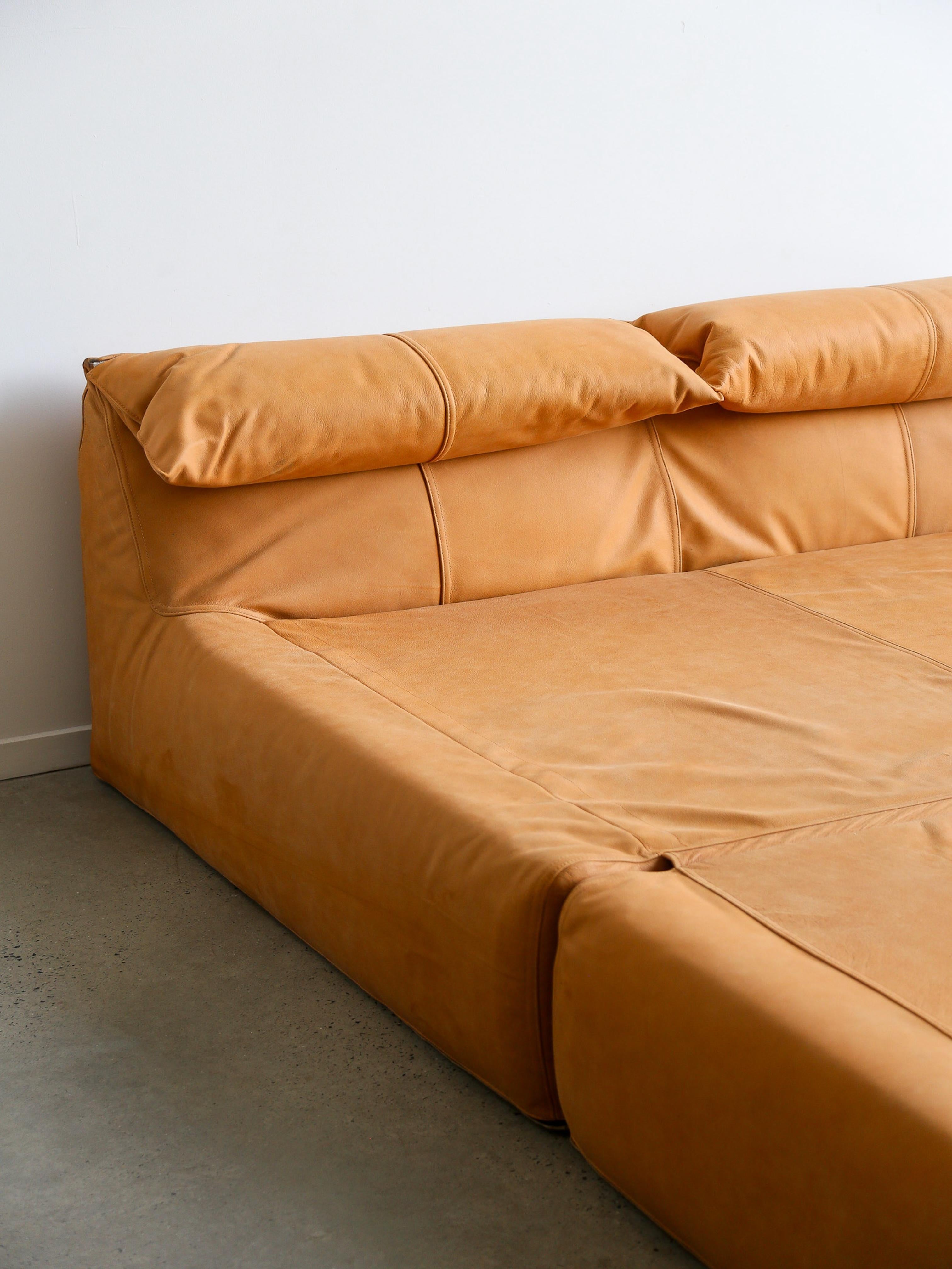 Bamboletto by Mario Bellini for B&B Italia in Cognac Leather 1970s For Sale 12