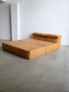 Bamboletto par Mario Bellini pour B&B Italia en cuir cognac 1970