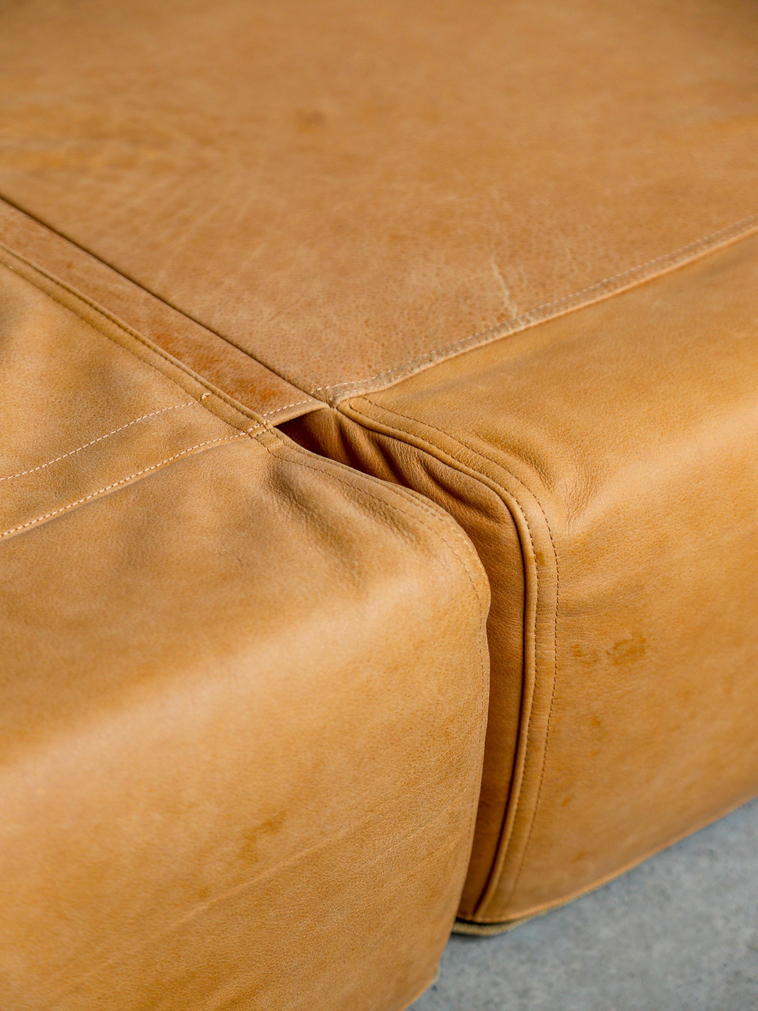 Italian Bamboletto by Mario Bellini for B&B Italia in Cognac Leather 1970s For Sale
