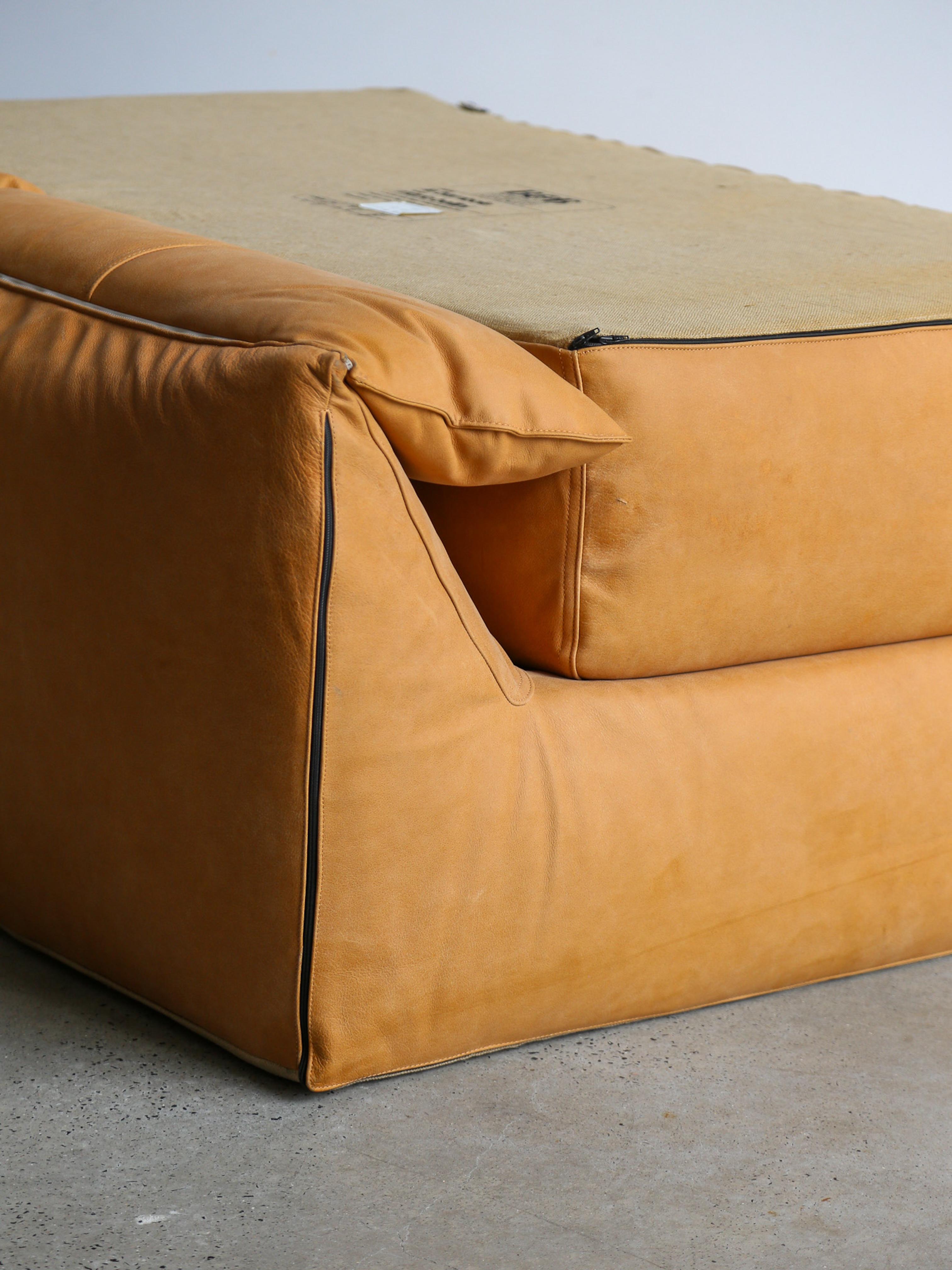 Bamboletto by Mario Bellini for B&B Italia in Cognac Leather 1970s For Sale 3