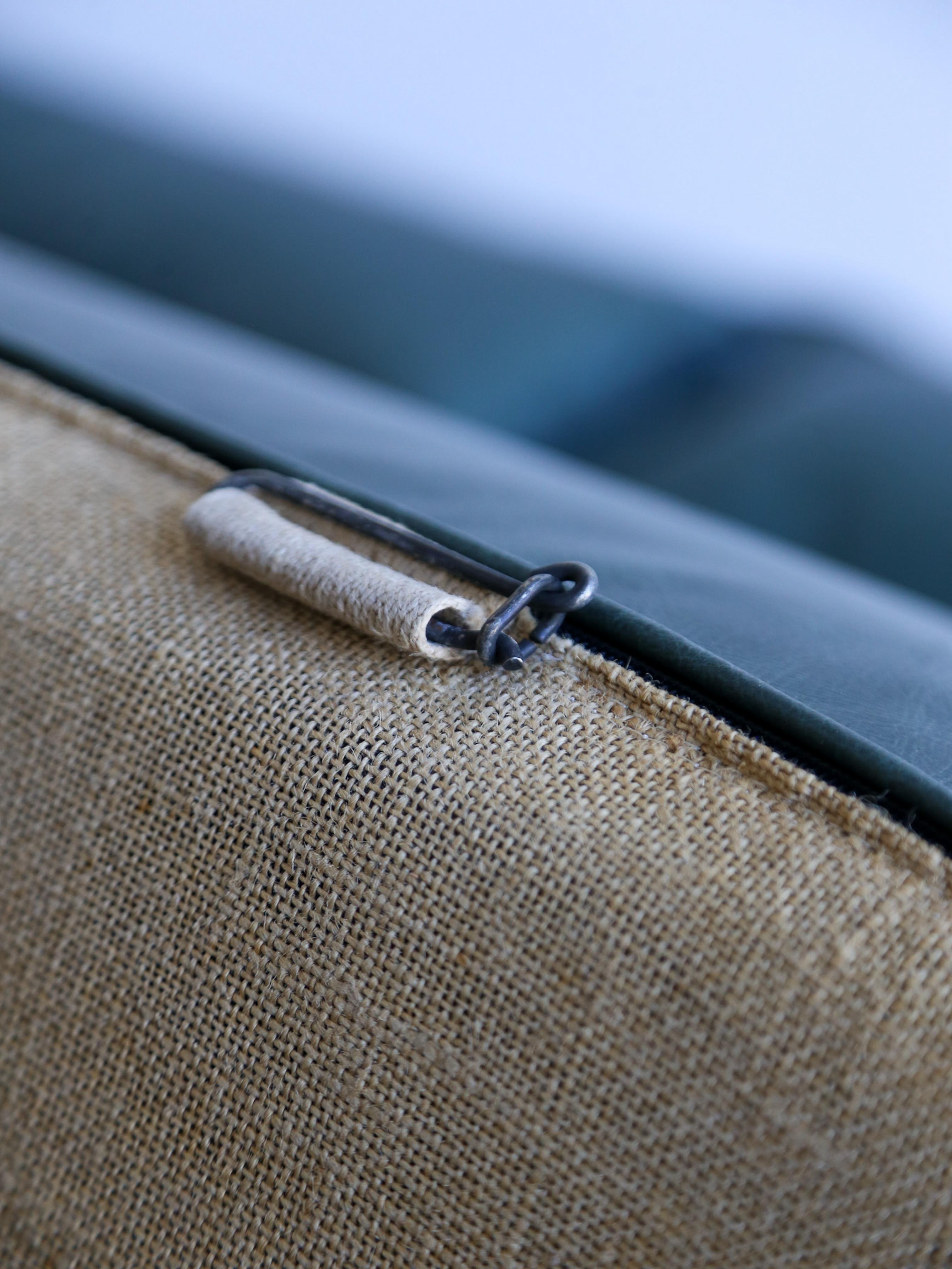 Bamboletto by Mario Bellini for B&B Italia in Light Grey Frosted Leather 1970s For Sale 6