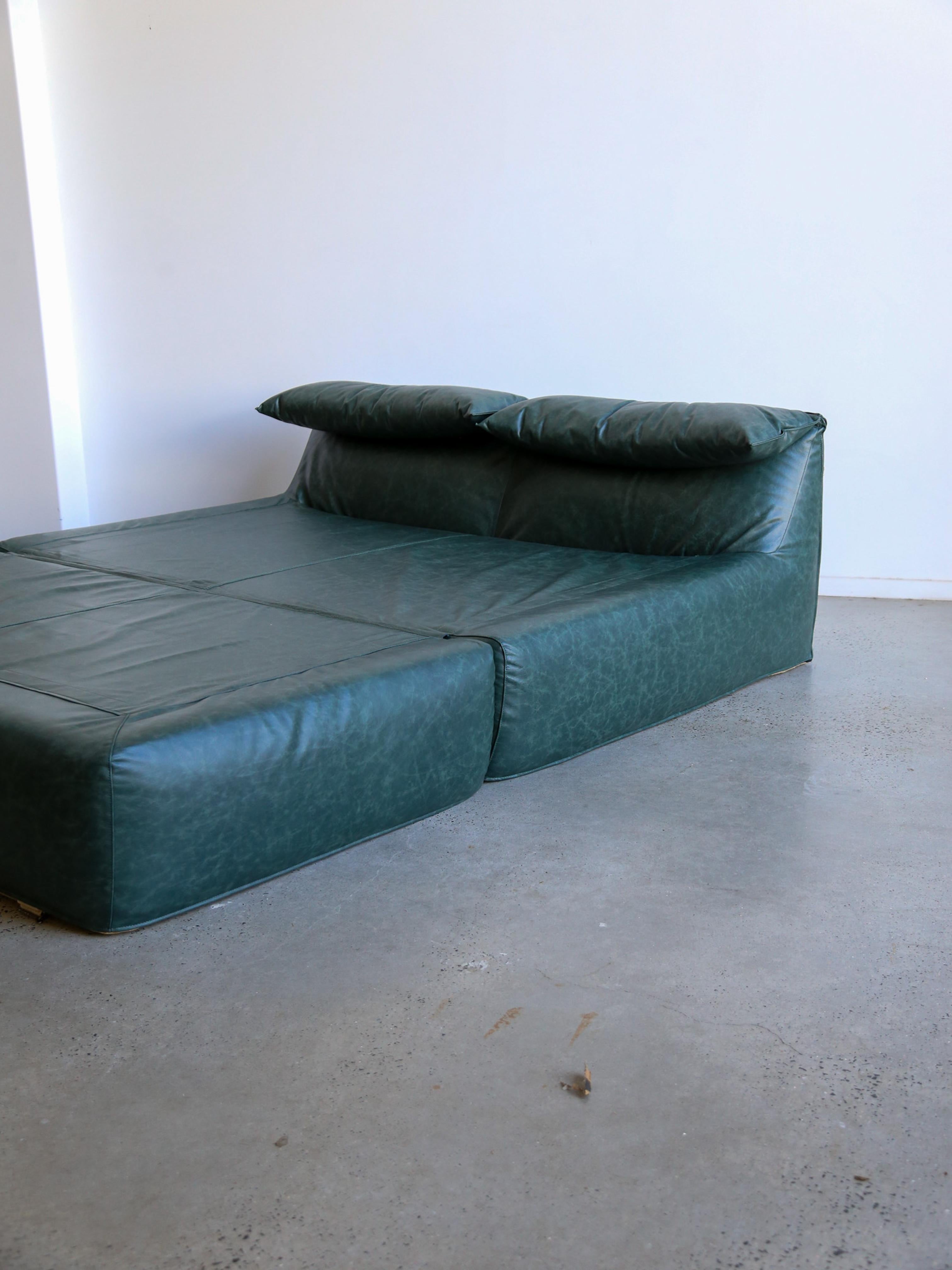 Bamboletto by Mario Bellini for B&B Italia in Light Grey Frosted Leather 1970s For Sale 9
