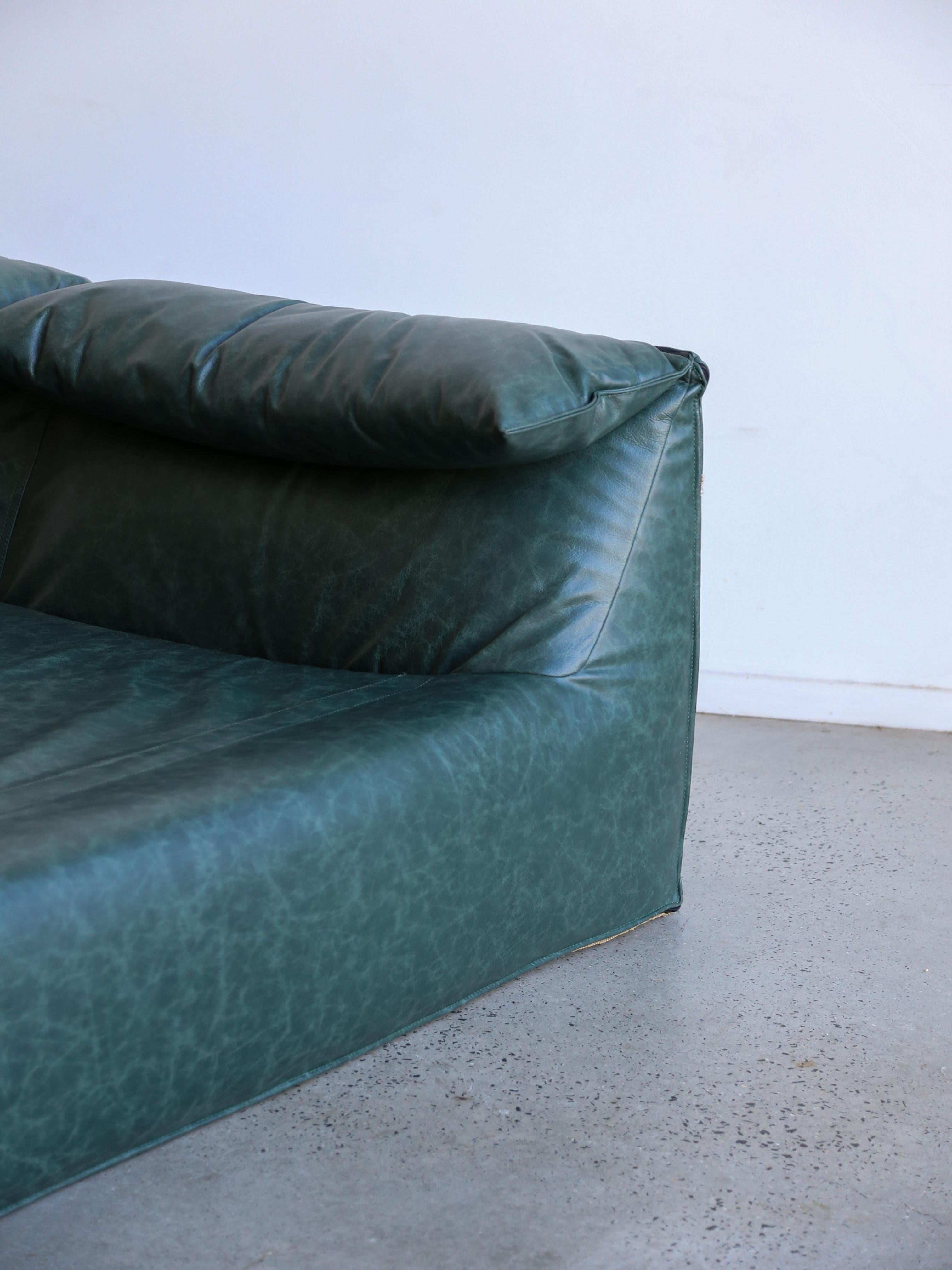 Bamboletto by Mario Bellini for B&B Italia in Light Grey Frosted Leather 1970s For Sale 10