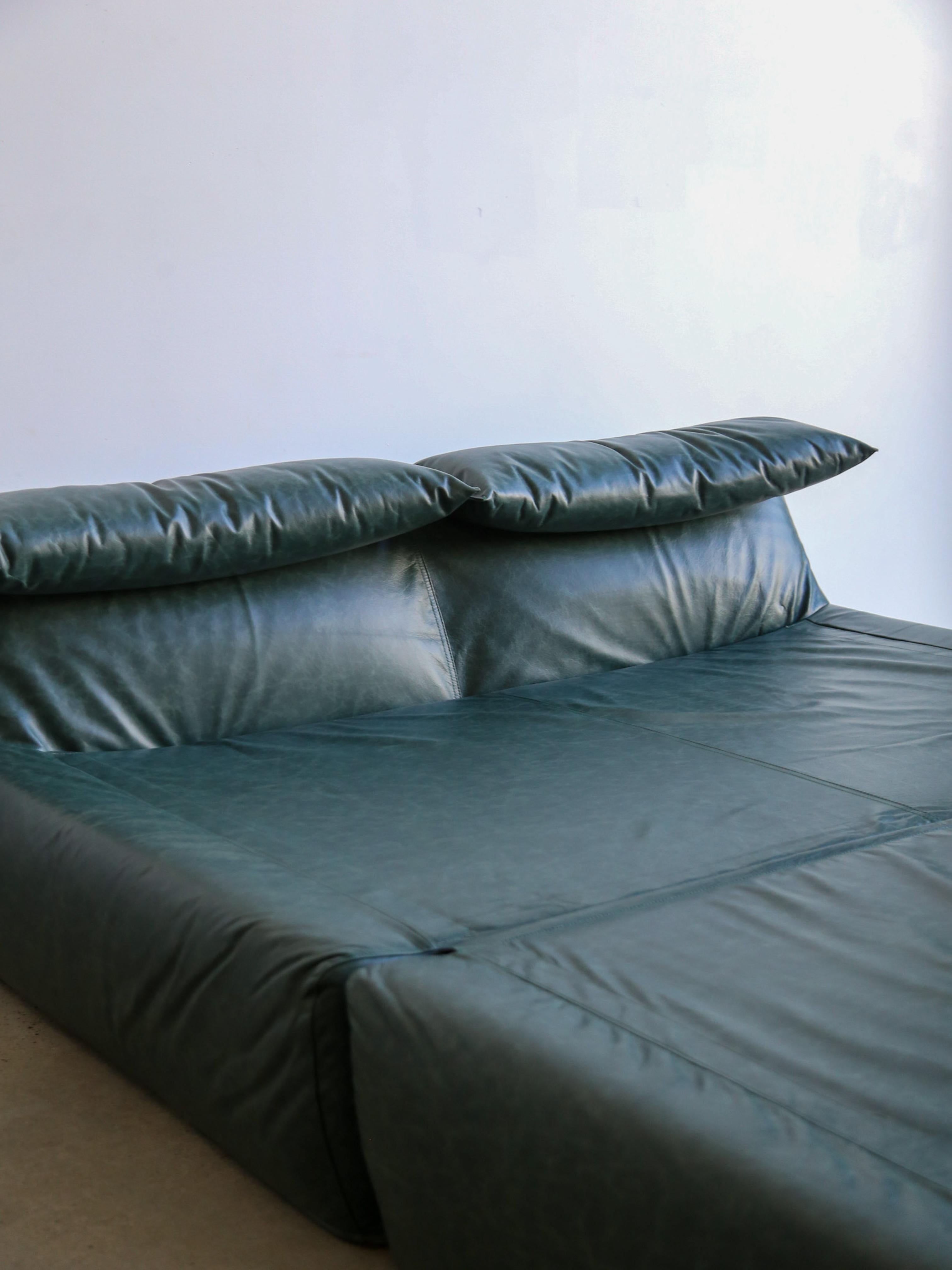 Bamboletto by Mario Bellini for B&B Italia in Light Grey Frosted Leather 1970s For Sale 13
