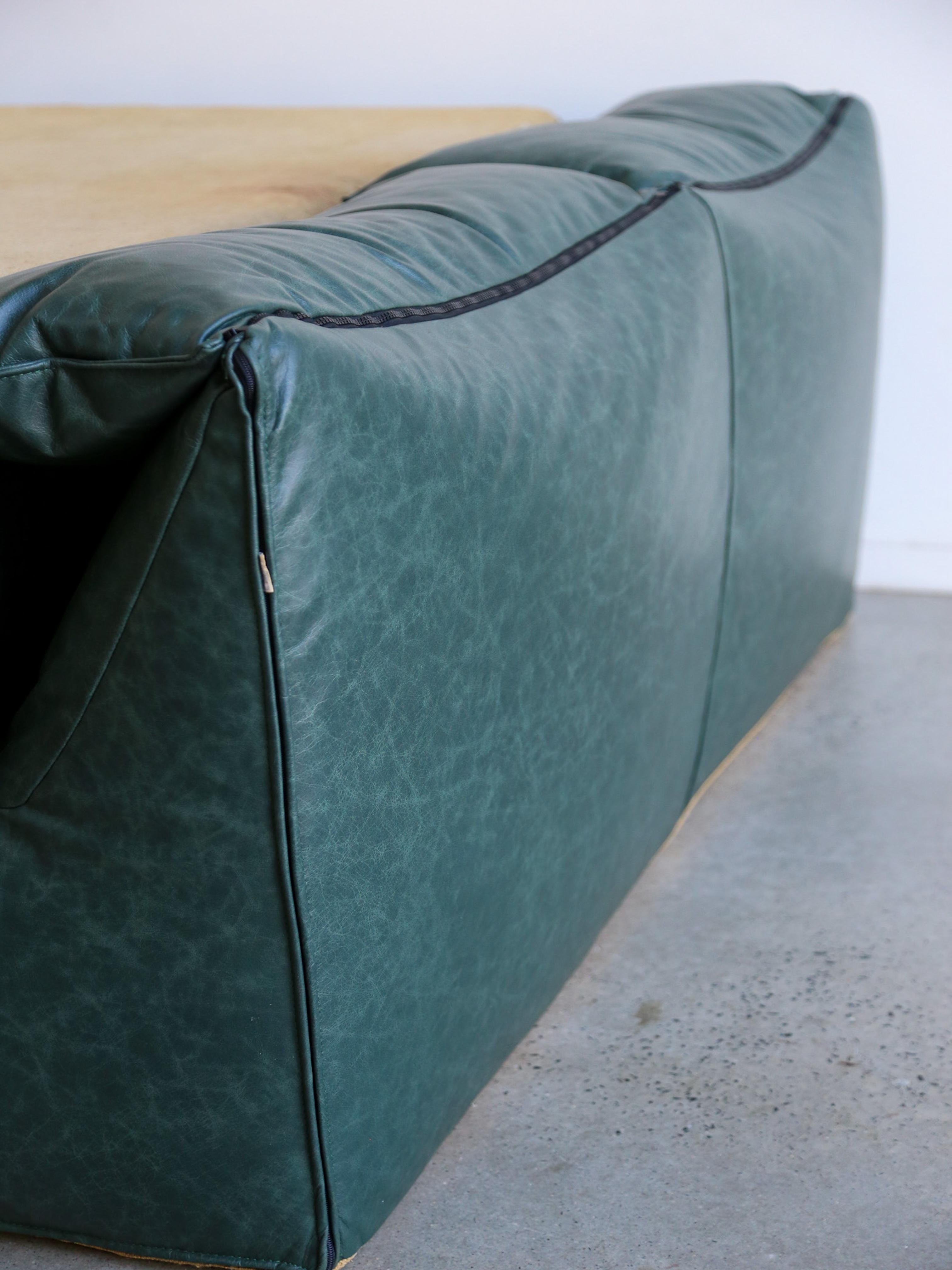 Bamboletto by Mario Bellini for B&B Italia in Light Grey Frosted Leather 1970s For Sale 1
