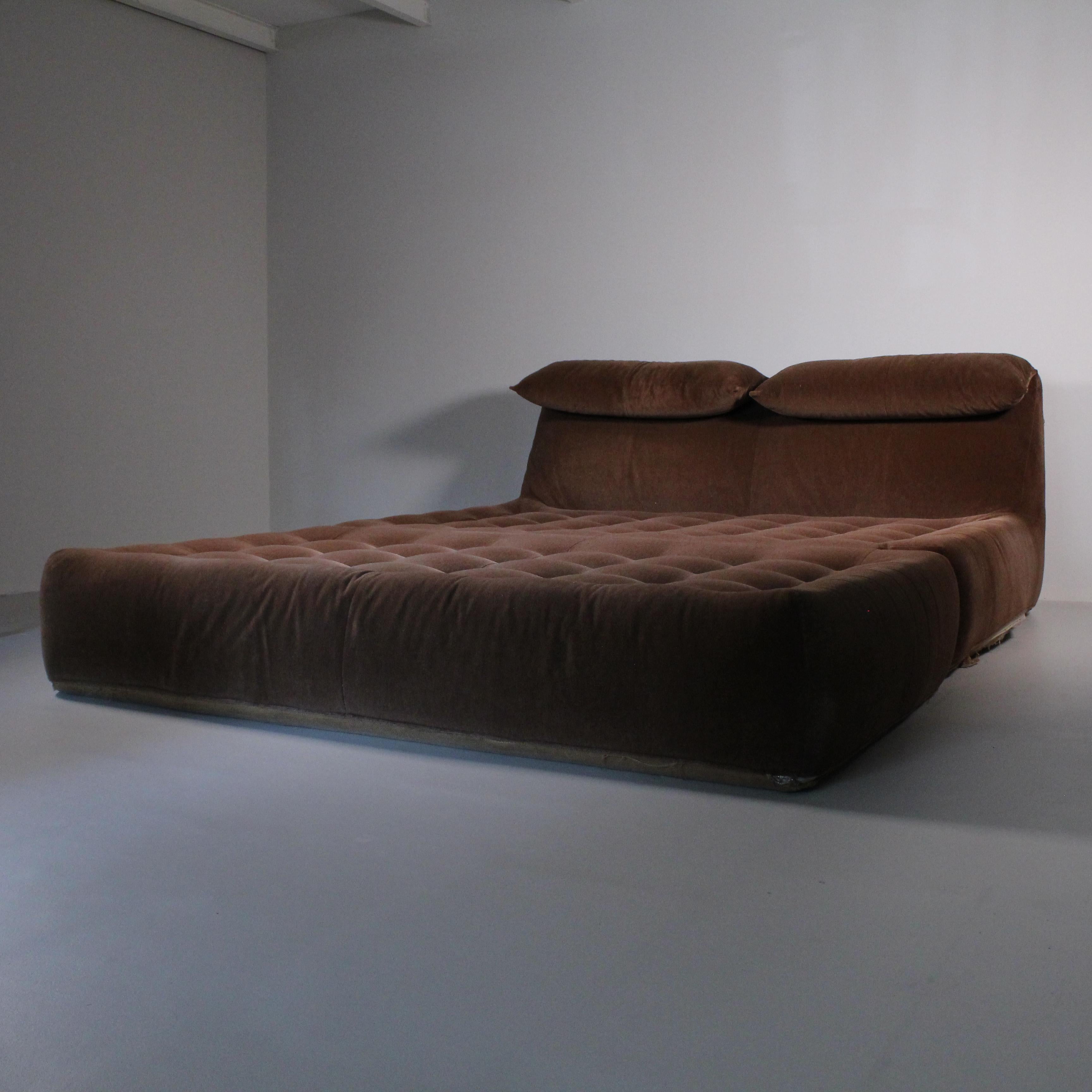 Bamboletto Bed, Mario Bellini, b&b 7
