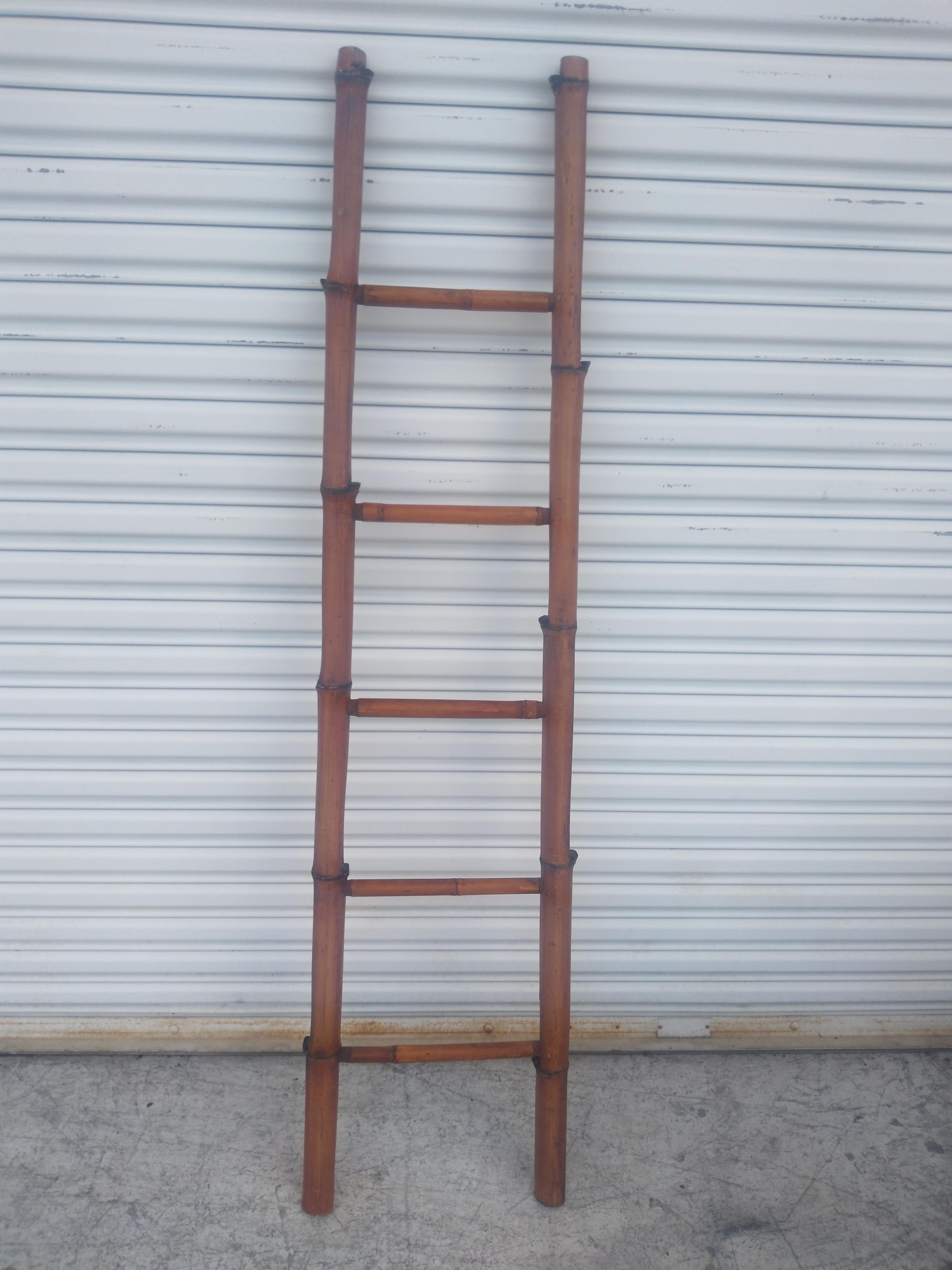 Bambou Echelle de 5 marches en bambou en vente