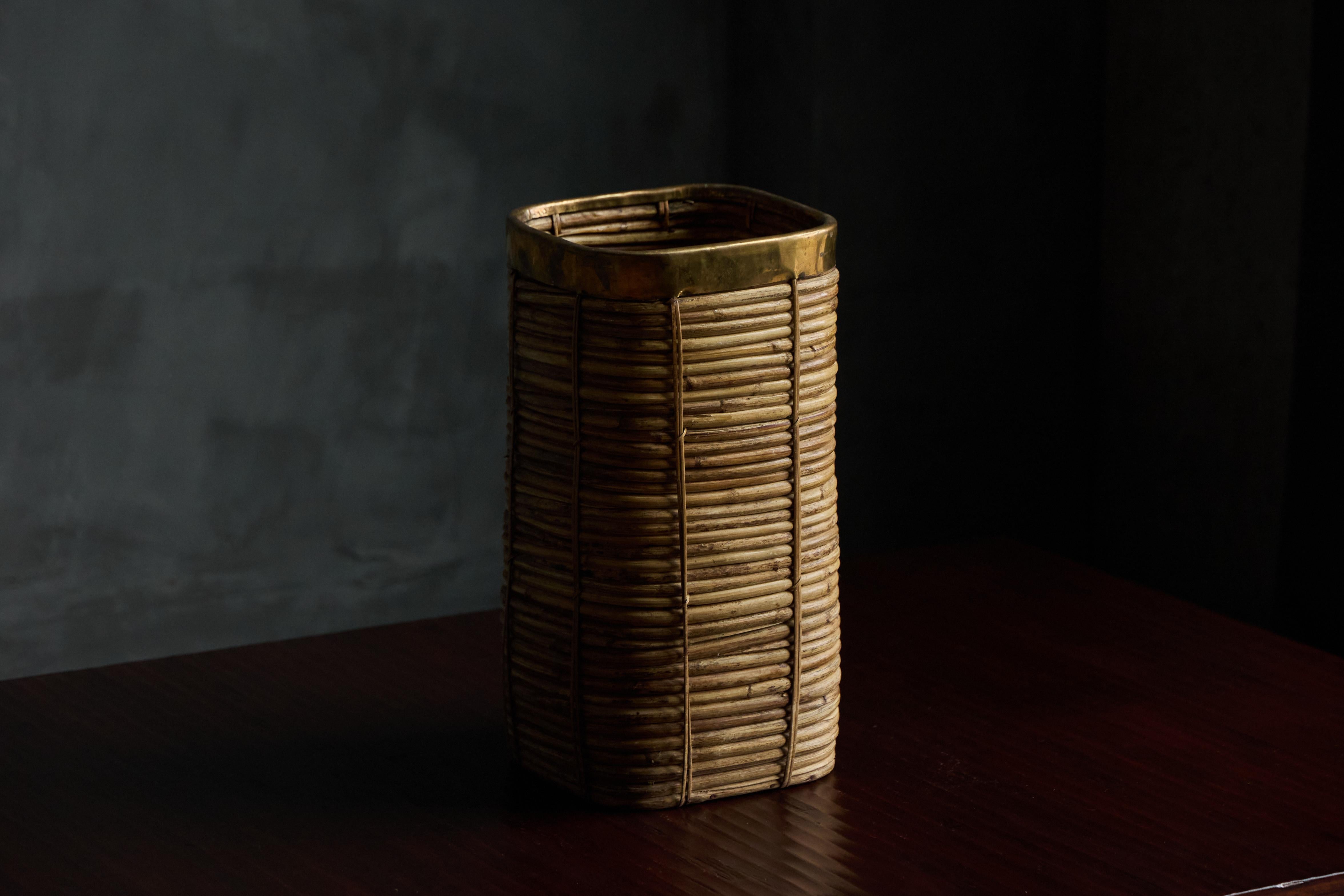 Mid-Century Modern Panier en bambou et laiton, Italie, années 1970
