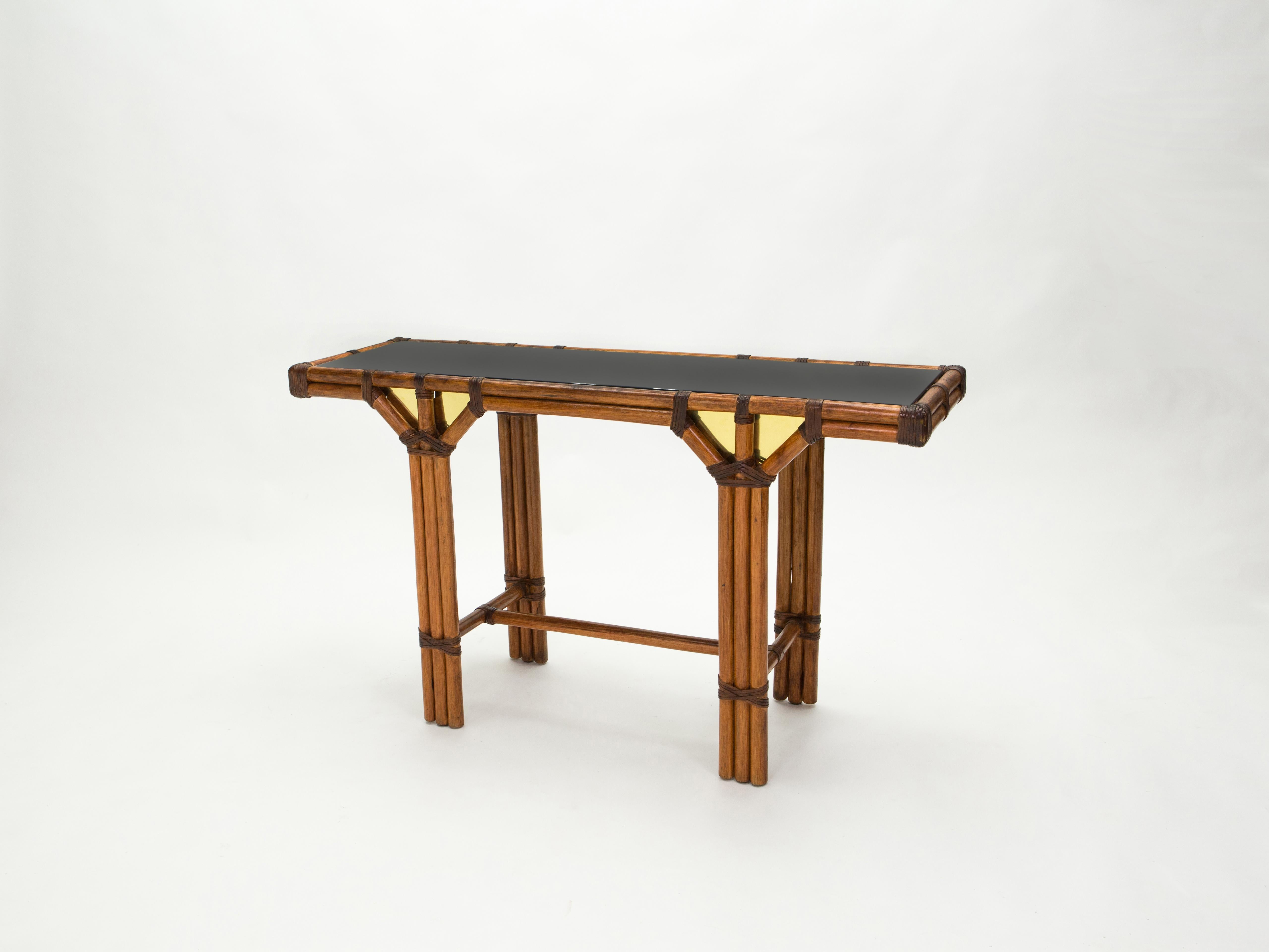 Fin du 20e siècle Table console française en bambou et laiton, plateau en verre noir, 1970 en vente