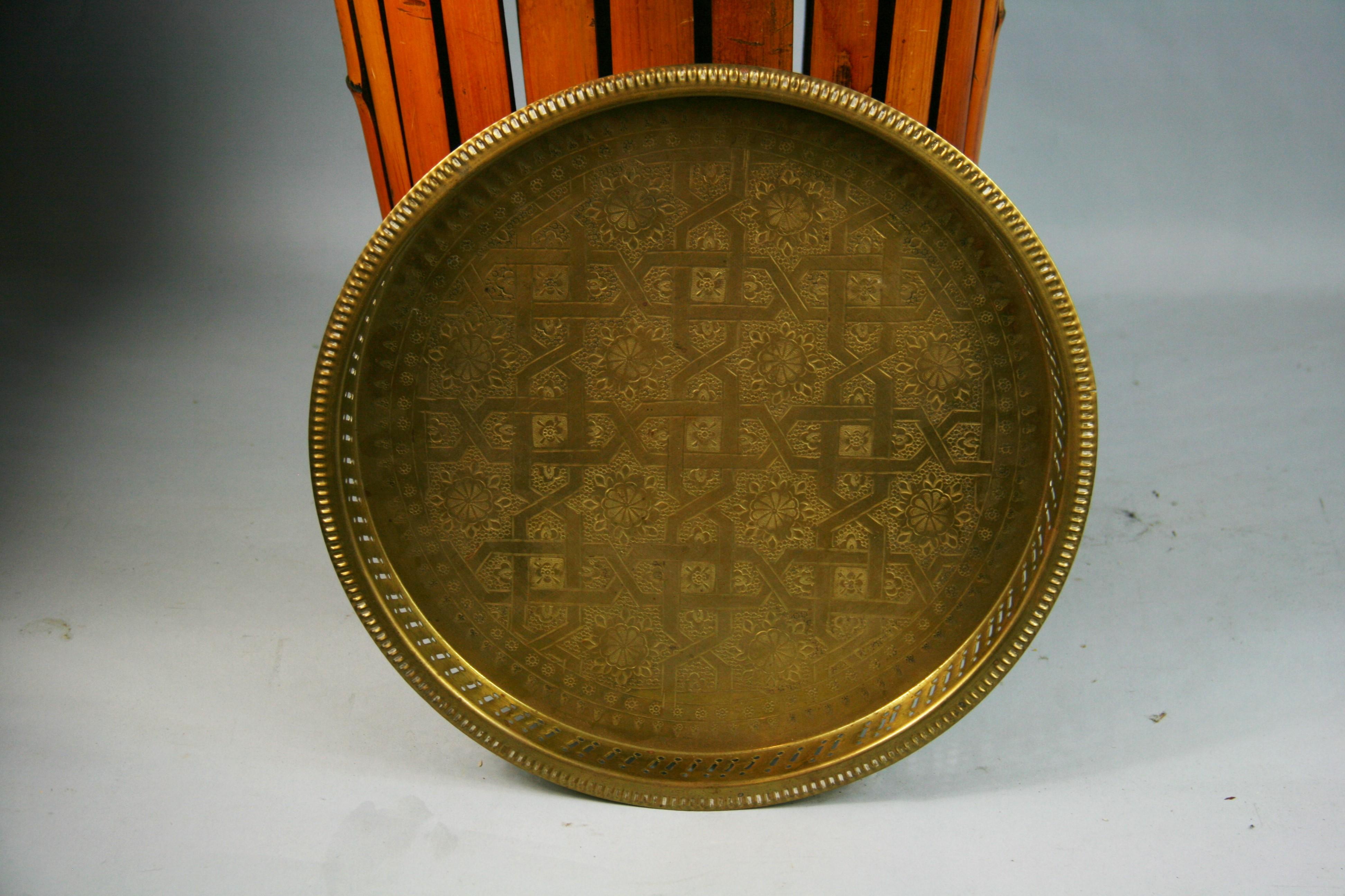 Bambou Table d'appoint en bambou et laiton/Table à boire/Porte-parapluie/Porte-plantes en vente