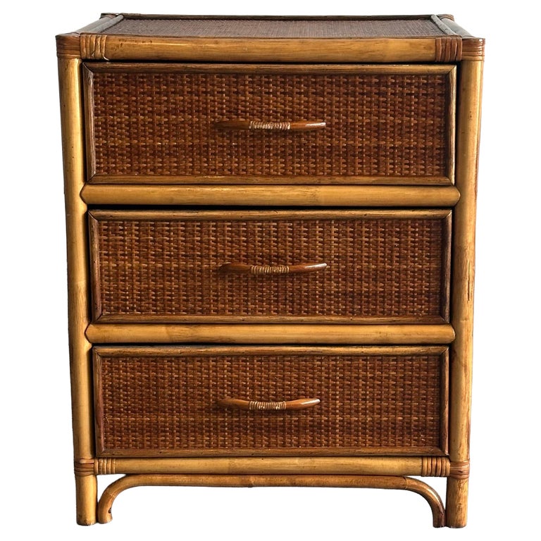 Bambus und Schilfrohr British Colonial Style Kleine Truhe im Angebot bei  1stDibs Deutschland