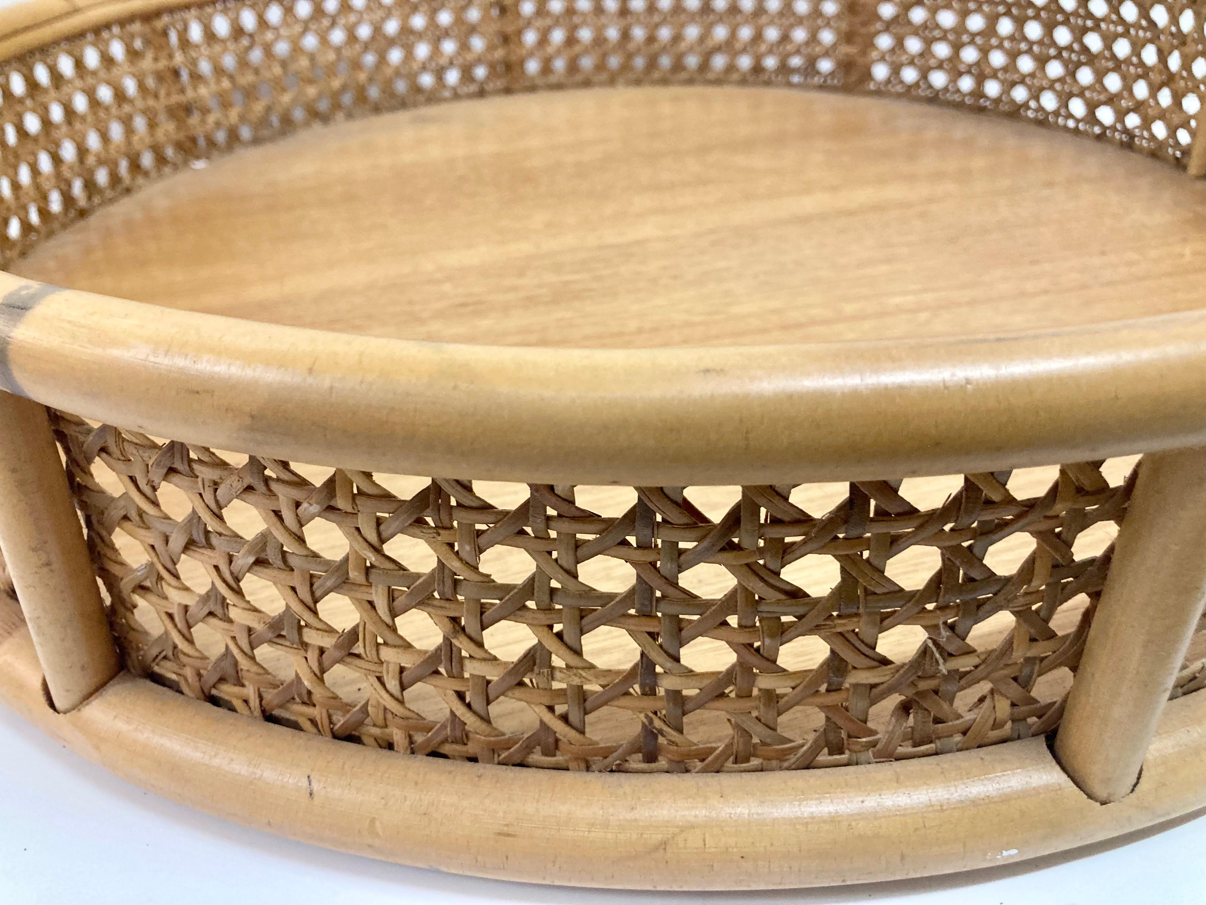Plateau de service rond en bambou et canne en vente 1