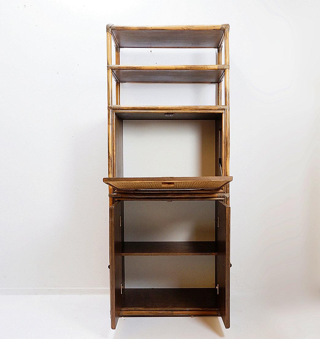 Bamboo and cane shelf/Bar from the 70s In Good Condition For Sale In Linkebeek, BE