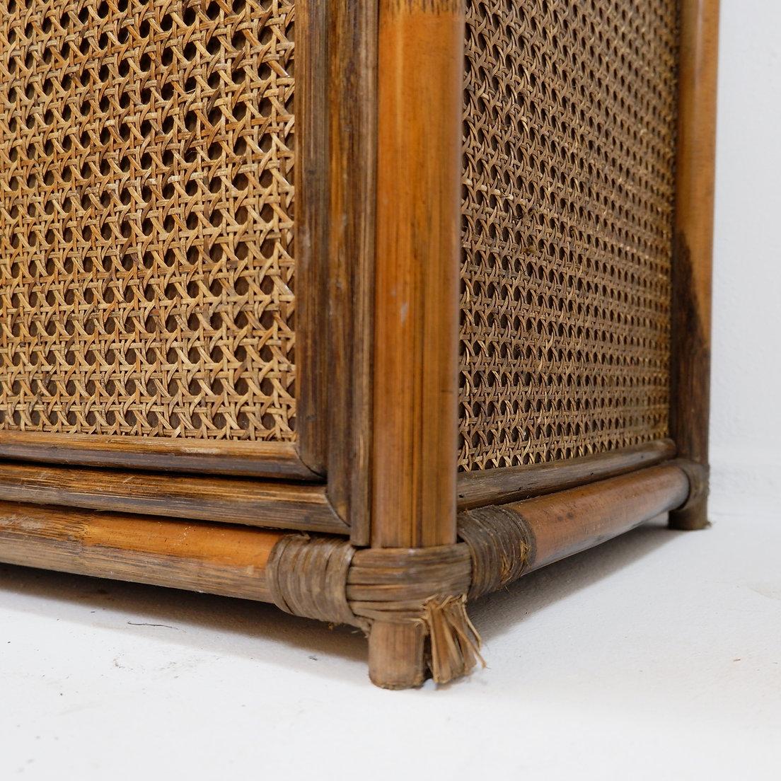 Etagère en bambou et rotin des années 70 en vente 5