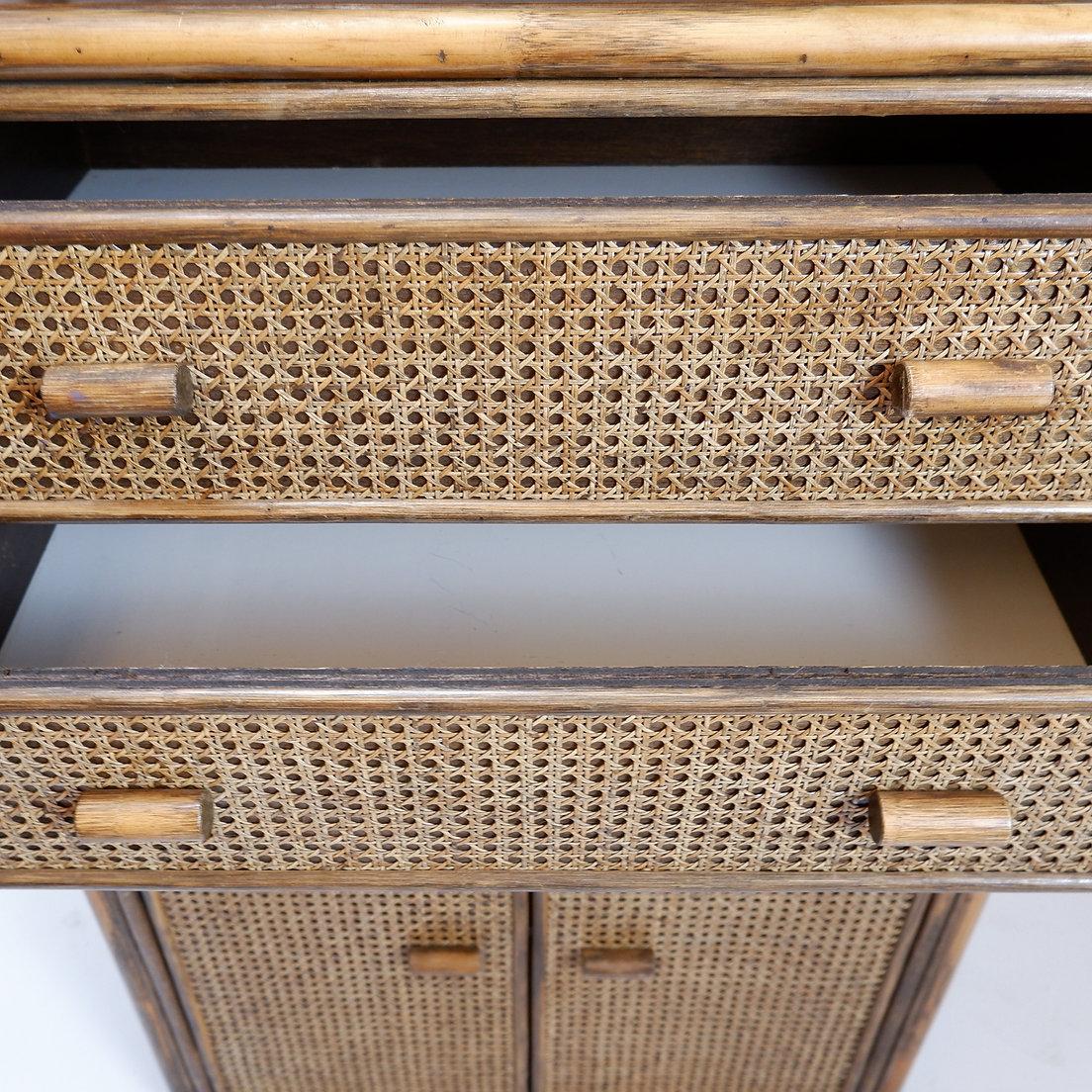 Etagère en bambou et rotin des années 70 en vente 7