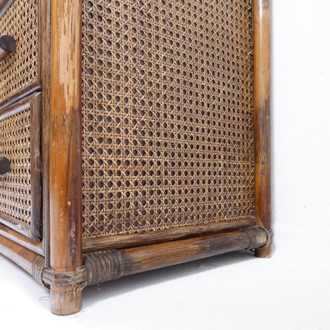 Bamboo and cane shelf from the 70s For Sale 8