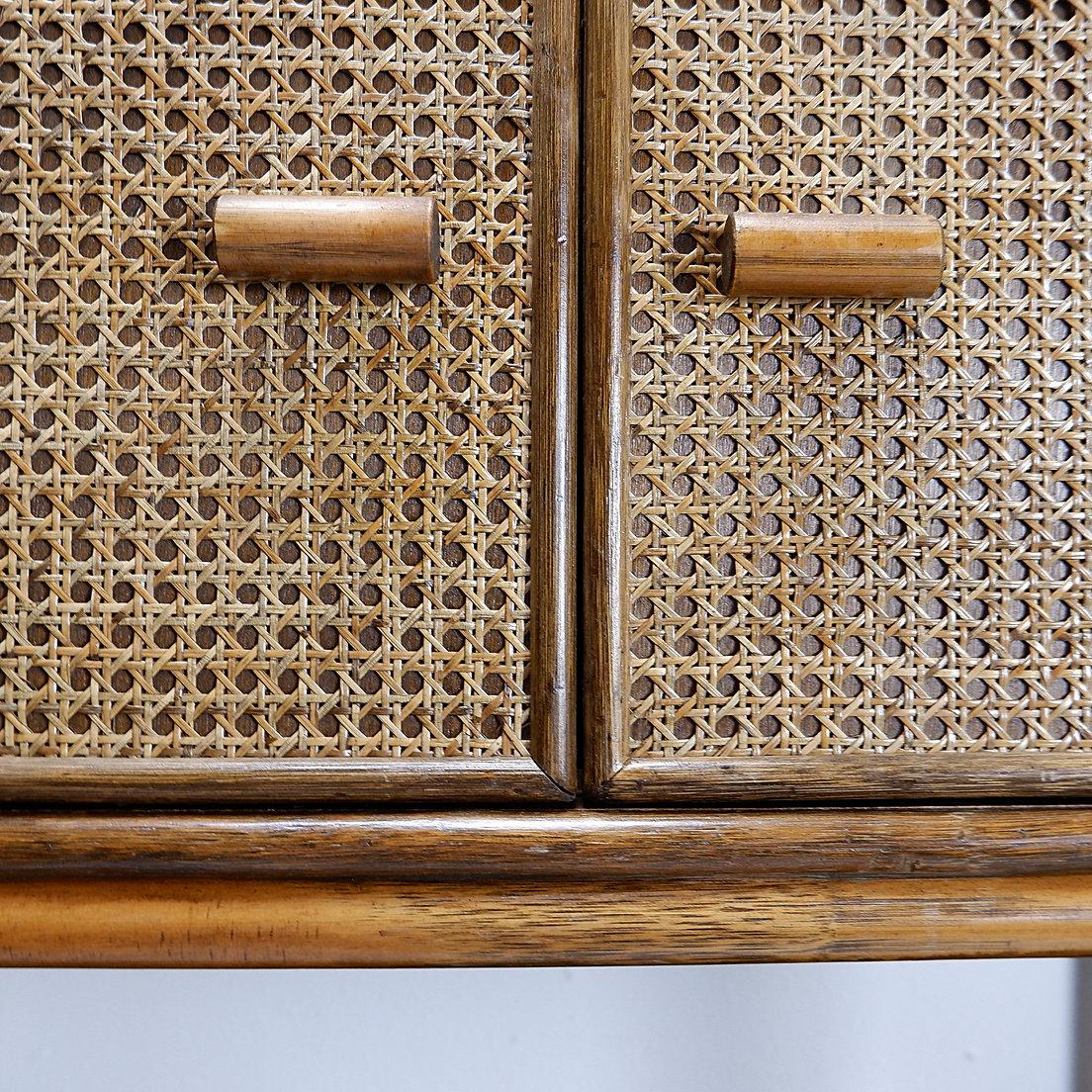 Bamboo and cane shelf from the 70s For Sale 3
