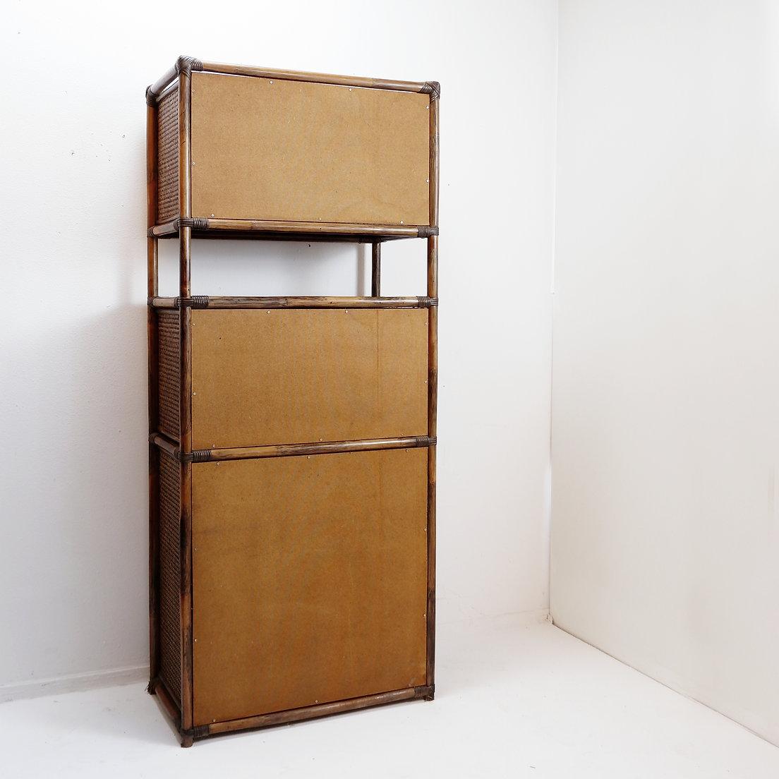 Etagère en bambou et rotin des années 70 en vente 3