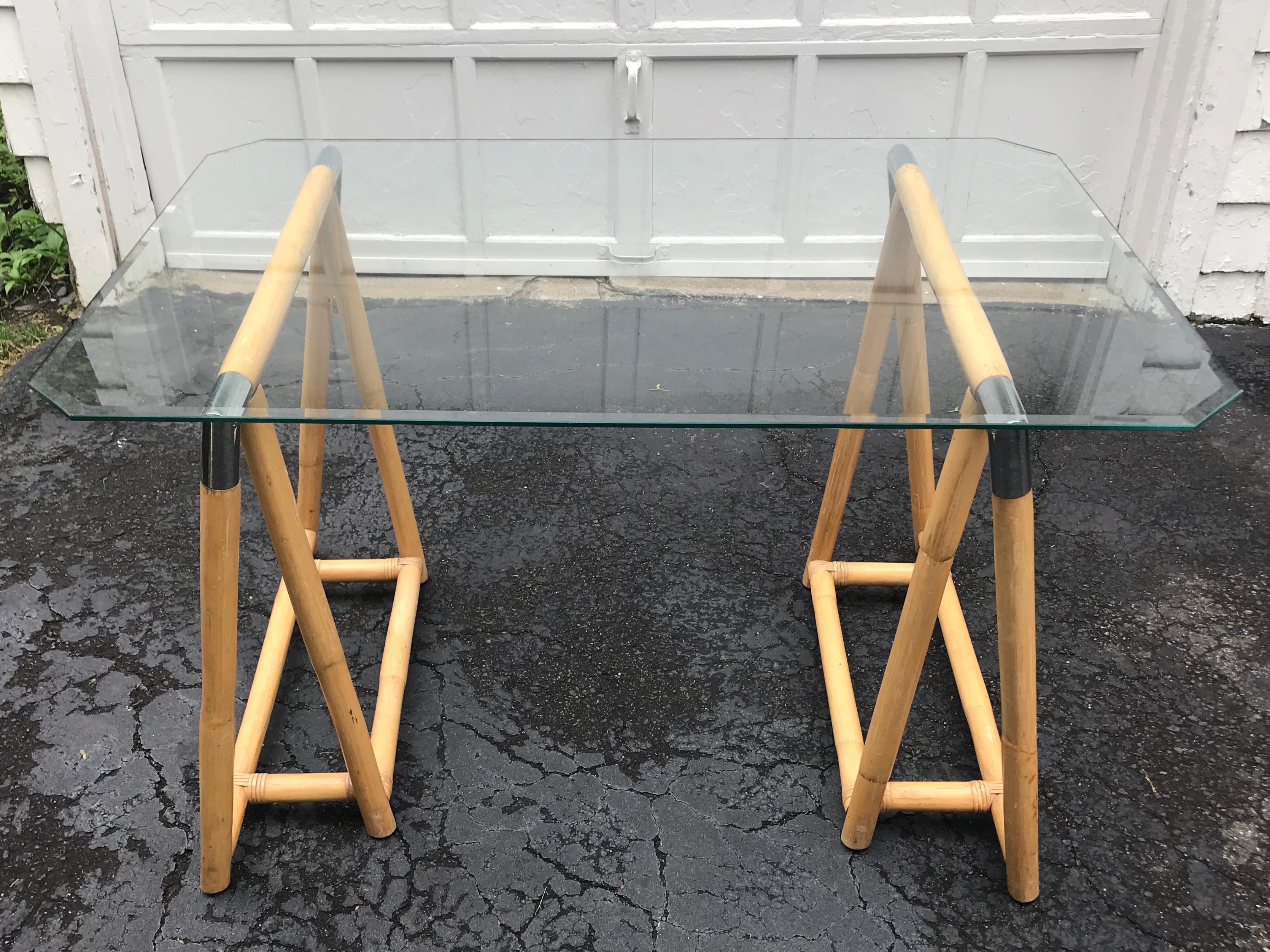 Mid-Century Modern Table de sciage en bambou et chrome en vente