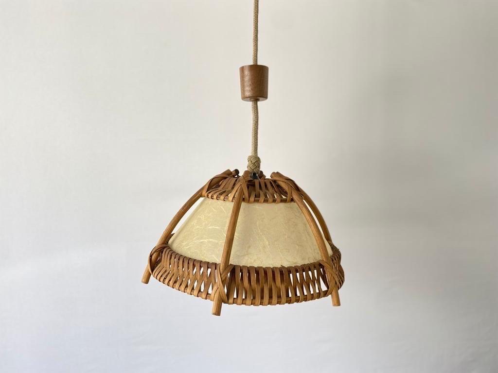 Bamboo and Cocoon Pendant Lamp, 1960s, Germany In Good Condition For Sale In Hagenbach, DE