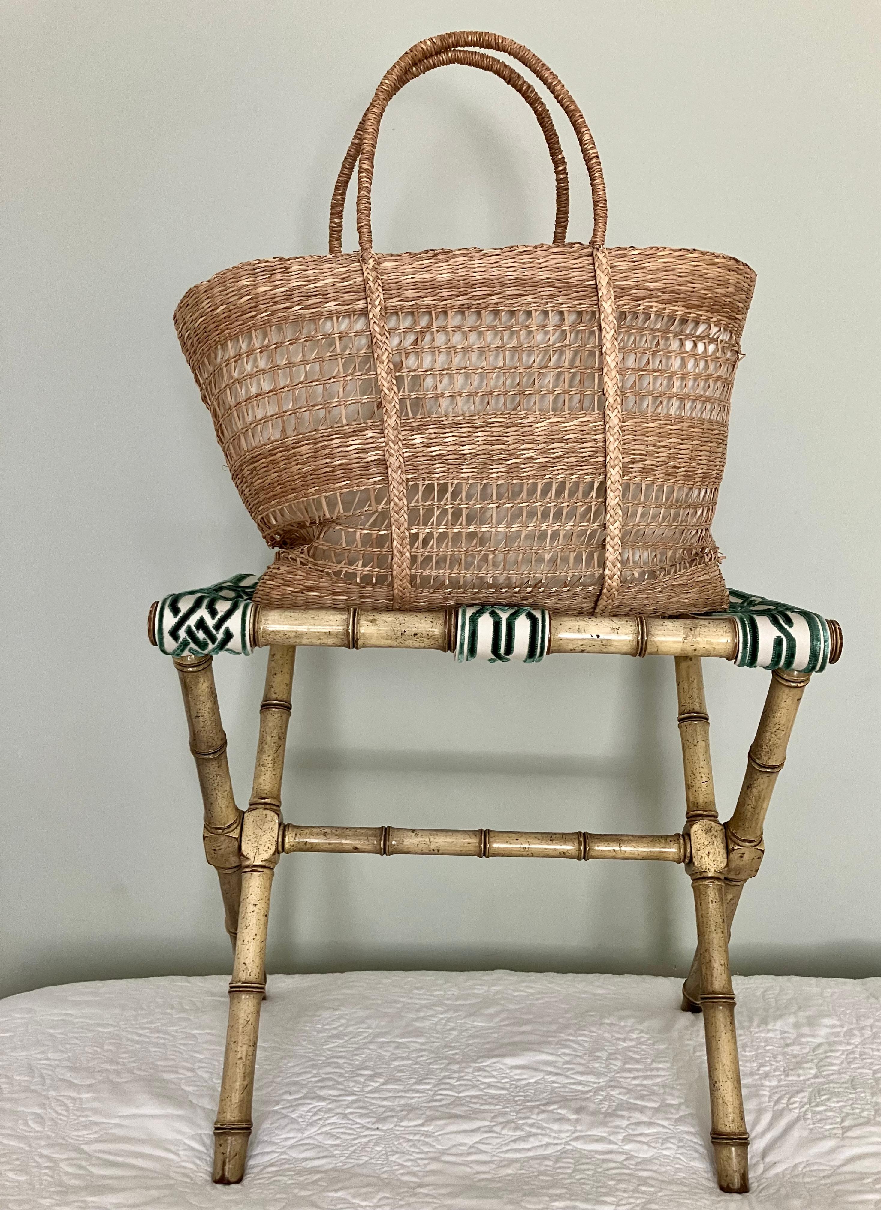 Bamboo and green velvet luggage rack. Pale greige painted luggage rack / drinks tray stand with three cut green velvet supports. United Stares, twentieth century

Dimensions: 22