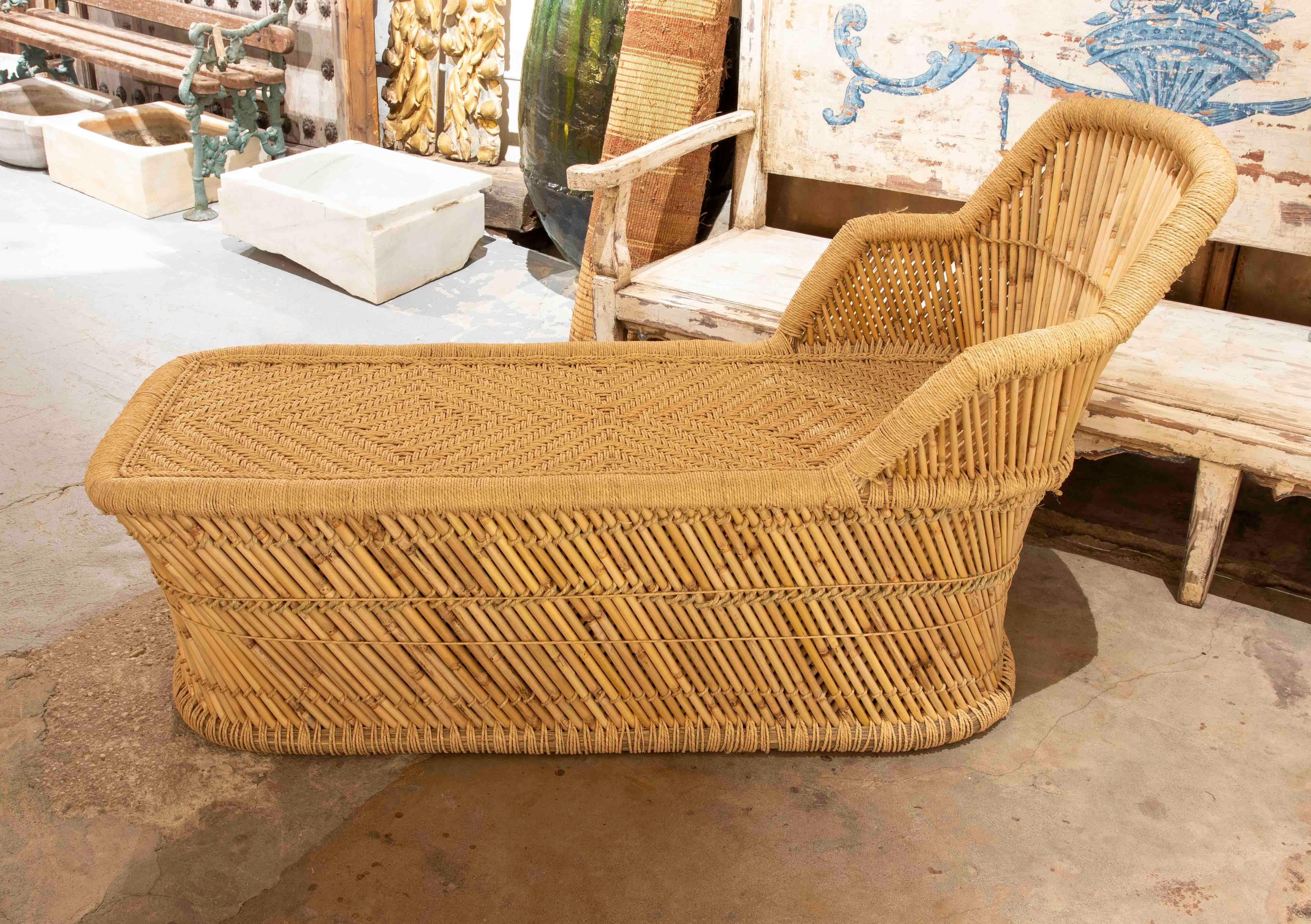 European Bamboo and Hand-Stiched Rope Chaise Longue For Sale