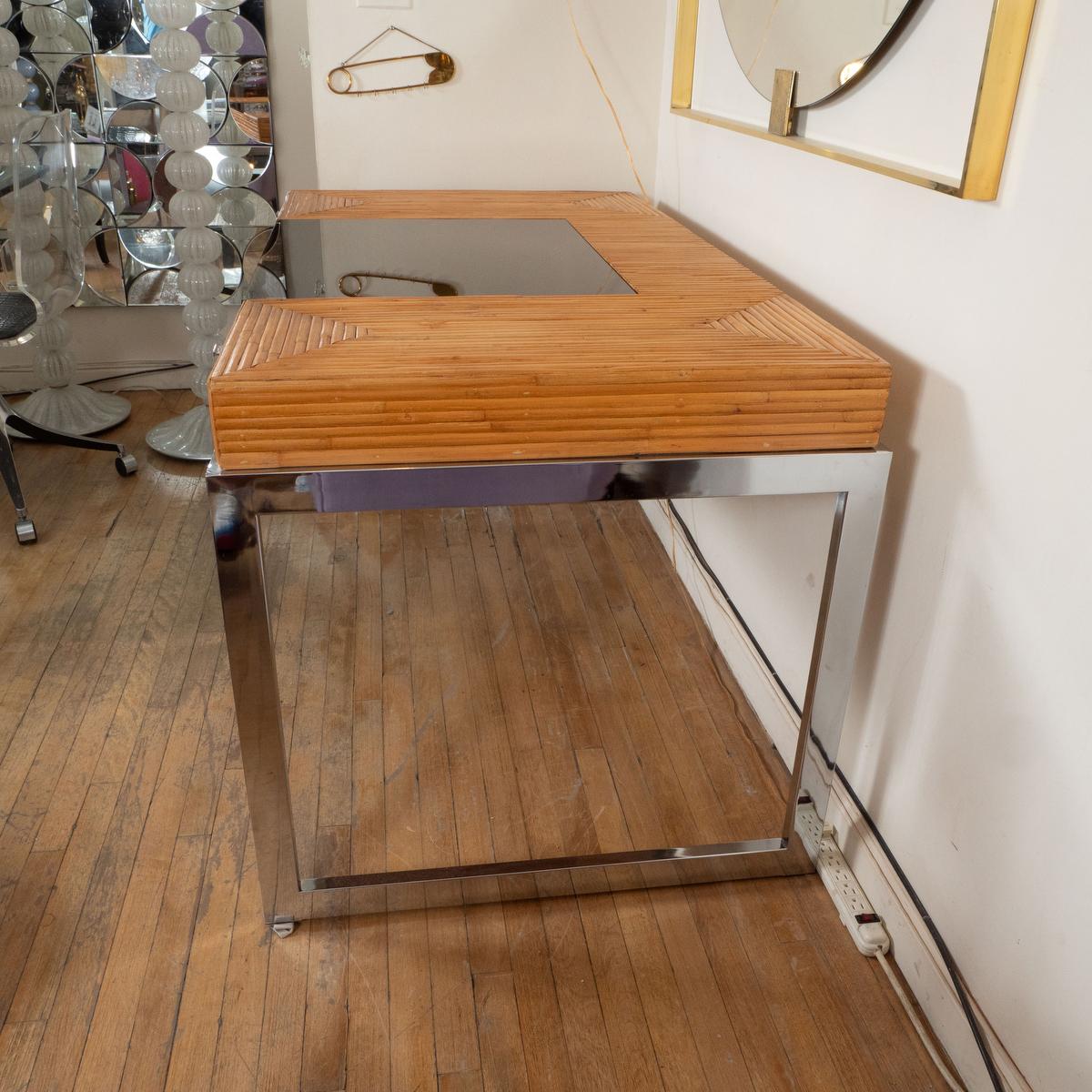 Schreibtisch aus Bambus und poliertem Nickel  (Moderne der Mitte des Jahrhunderts) im Angebot