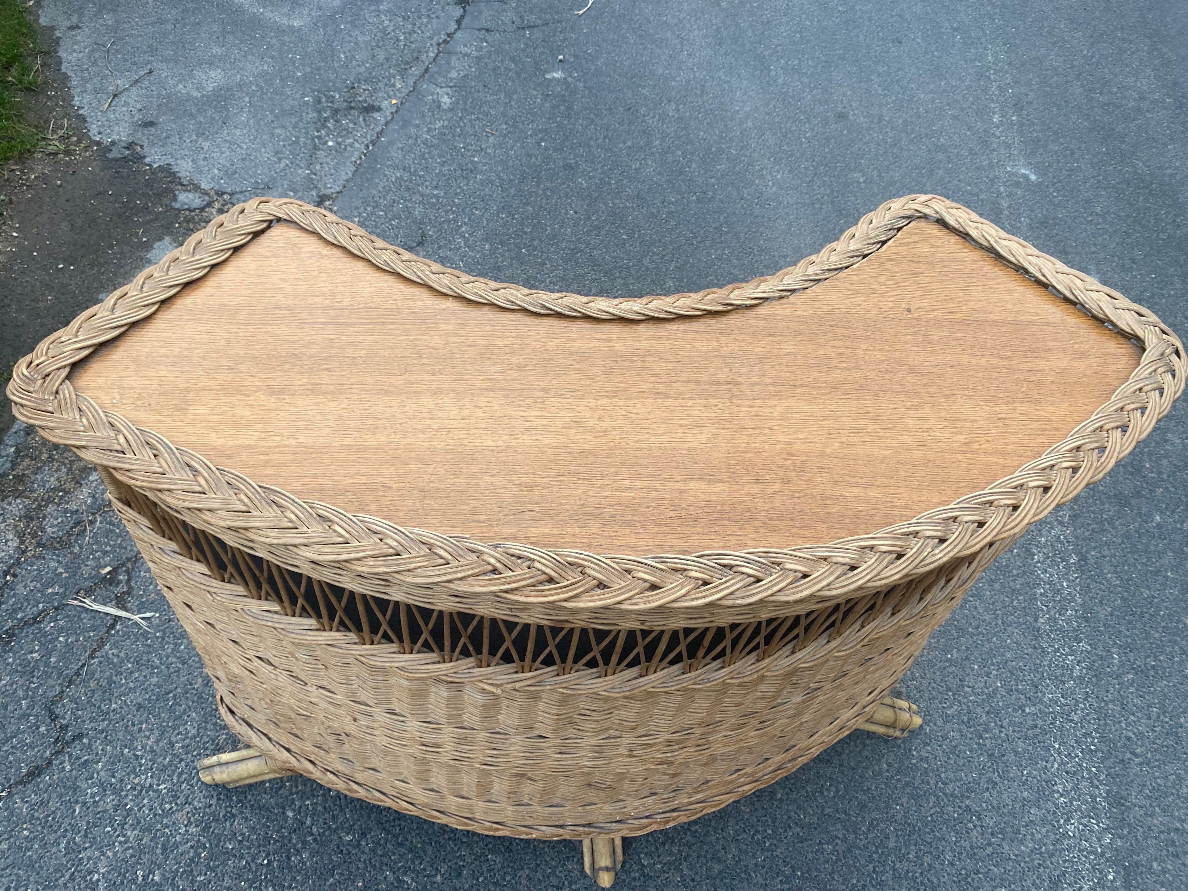 Bamboo and Rattan Bar, circa 1960/1970 Good Condition For Sale 8