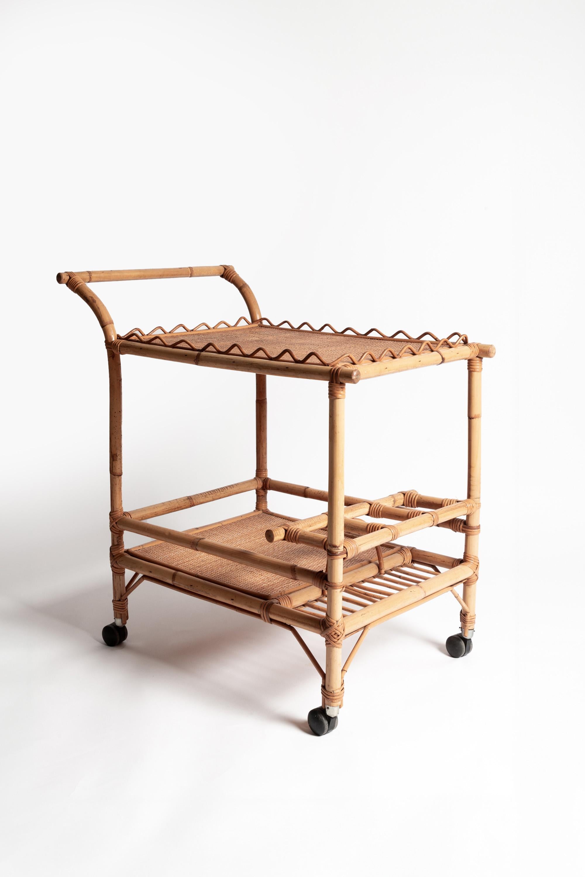 Bamboo and Rattan Bar Trolley with Scalloped Detail, 1960s In Good Condition For Sale In London, GB