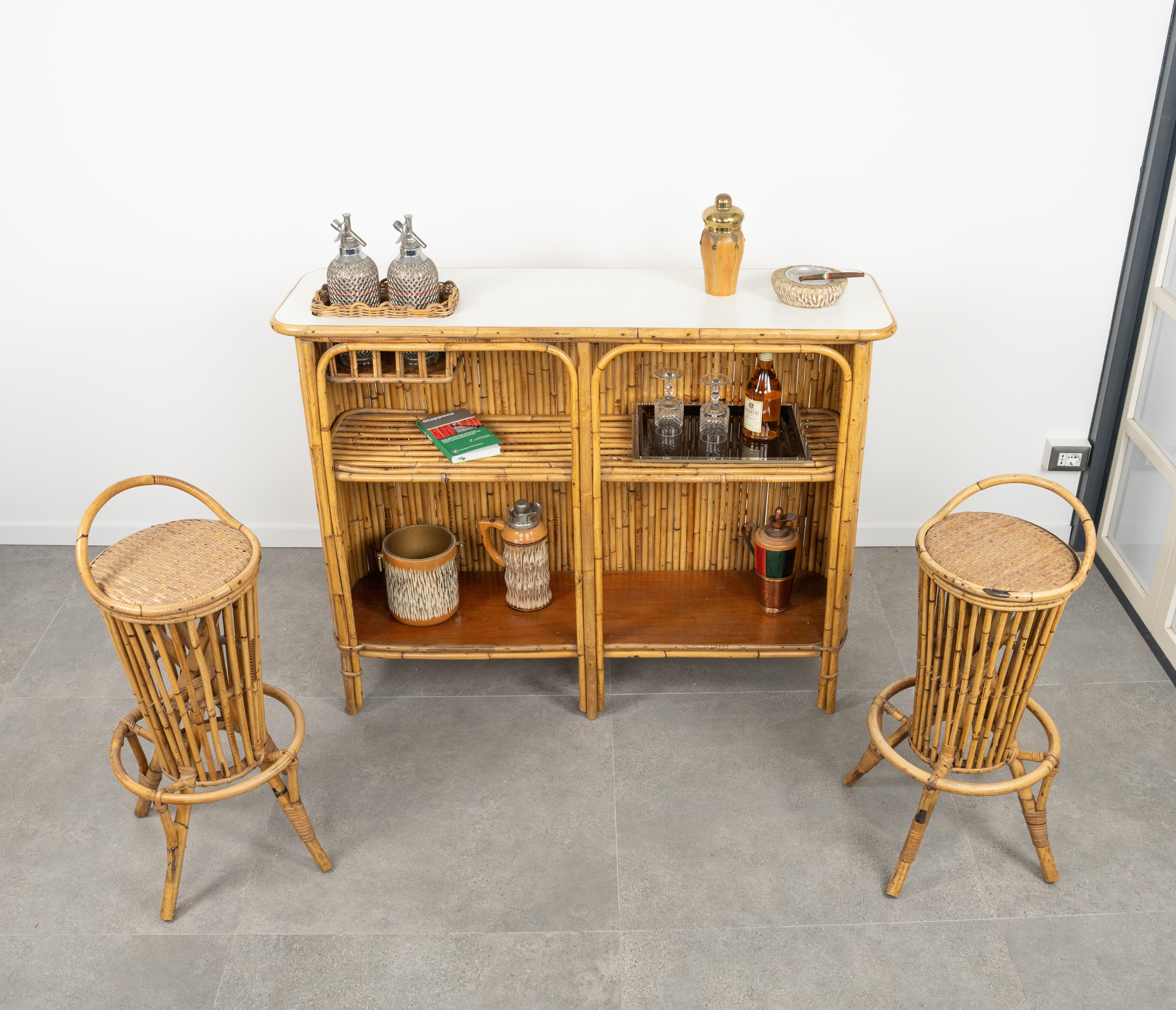 Bamboo and Rattan Cabinet Bar with Two Stools by Tito Agnoli, Italy 1950s For Sale 4