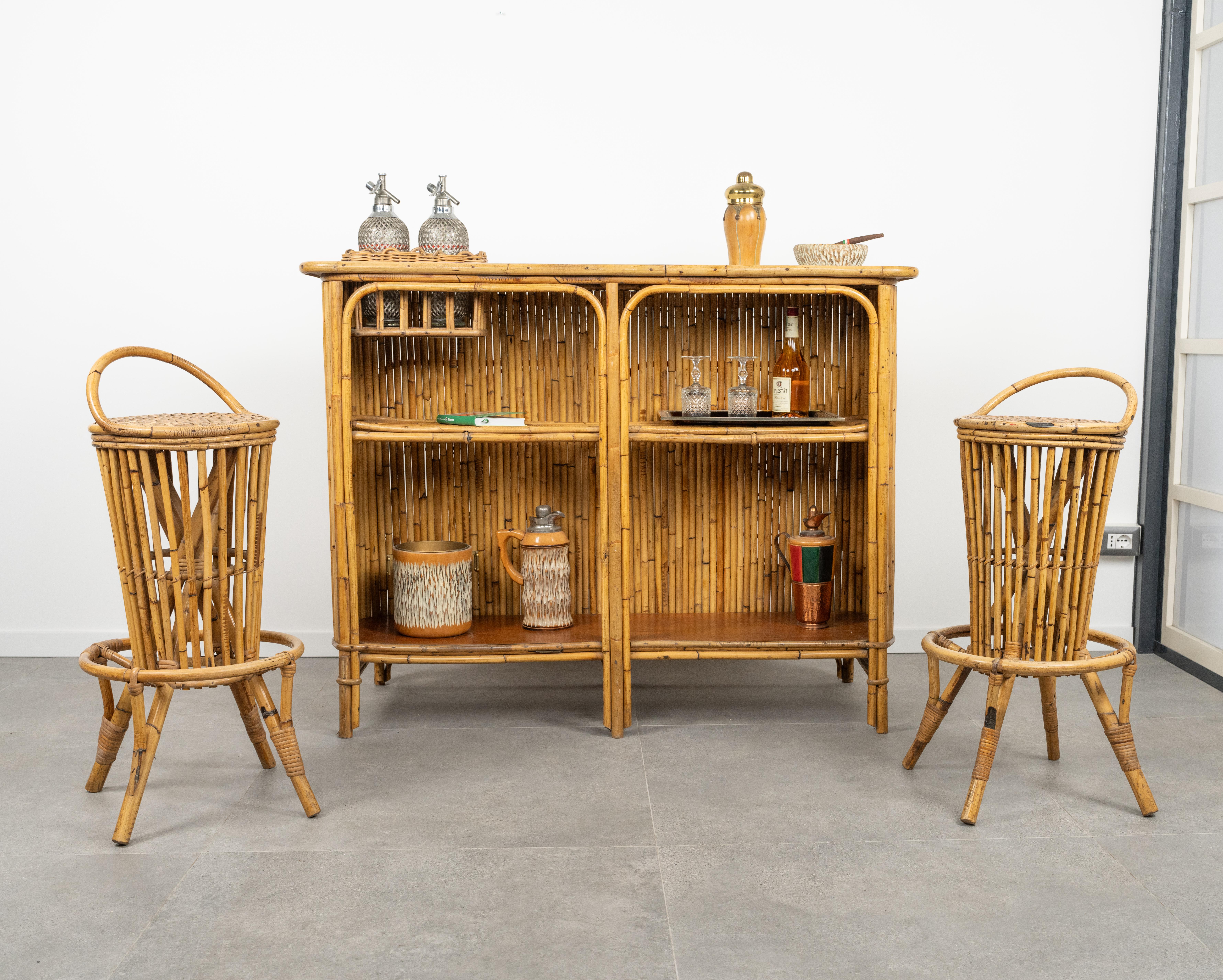 Bamboo and Rattan Cabinet Bar with Two Stools by Tito Agnoli, Italy 1950s For Sale 3