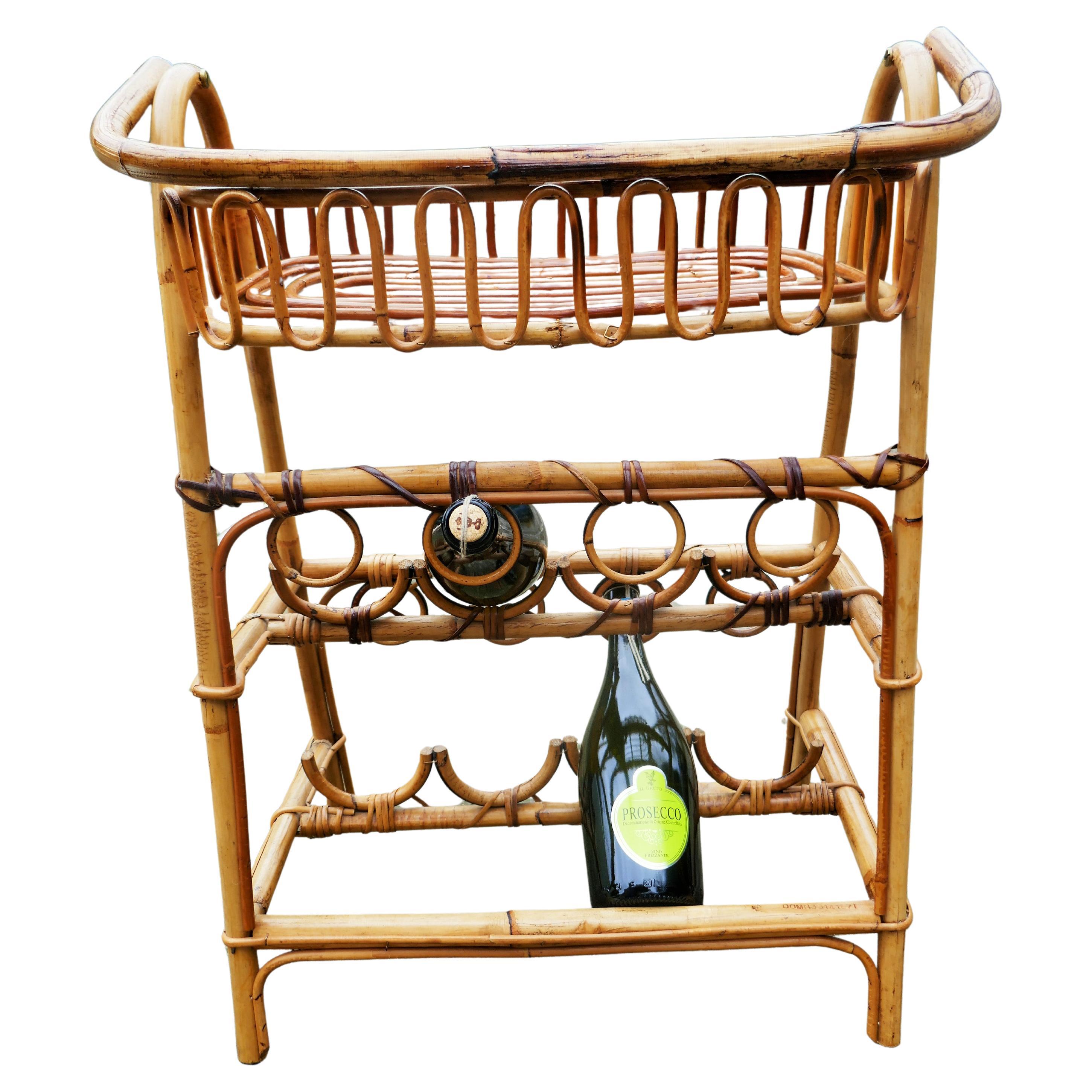 Bamboo and rattan cabinet for glasses and bottles in vendita