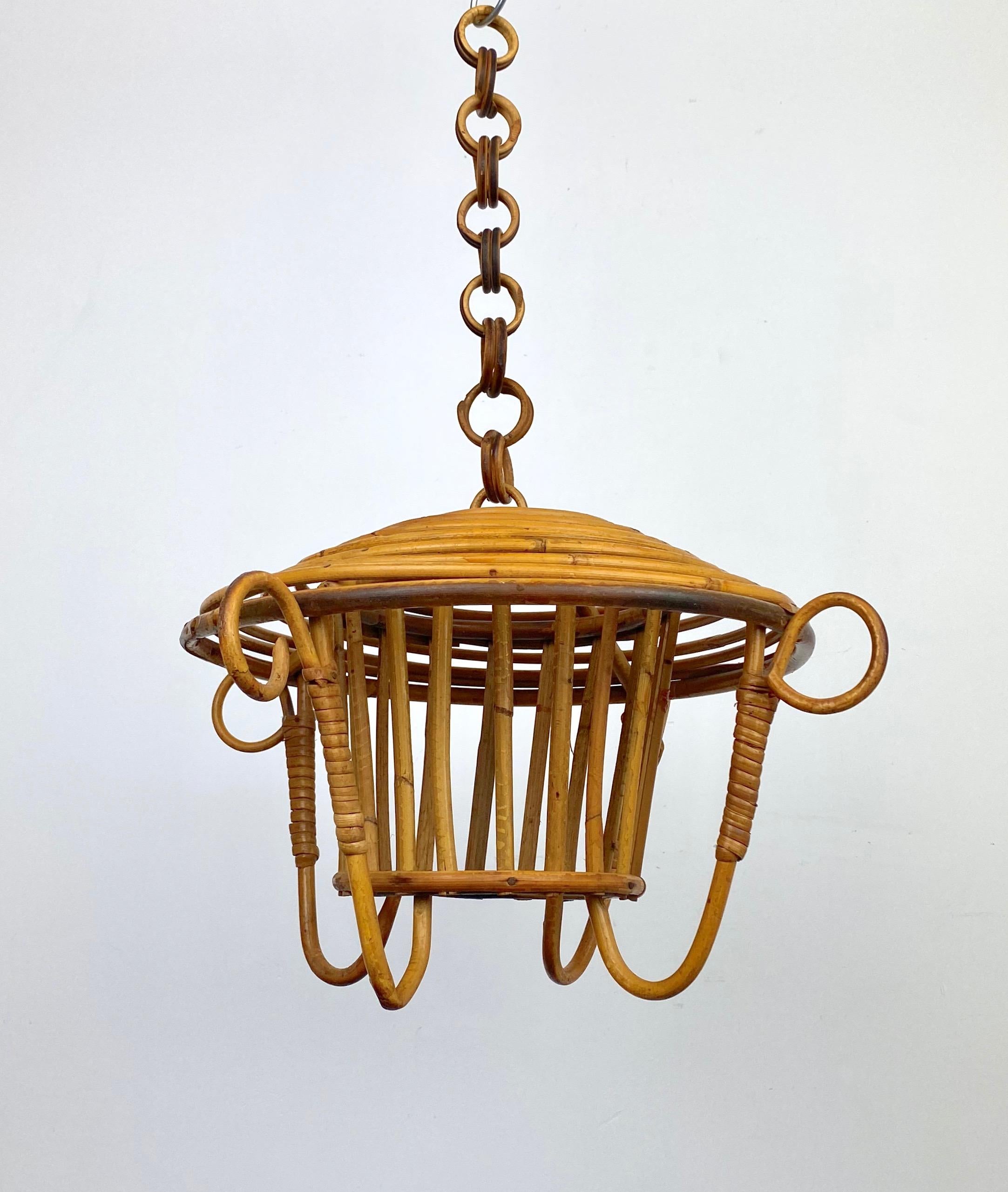 Chandelier pendant lantern shaped in bamboo and rattan. Made in Italy, circa 1960.