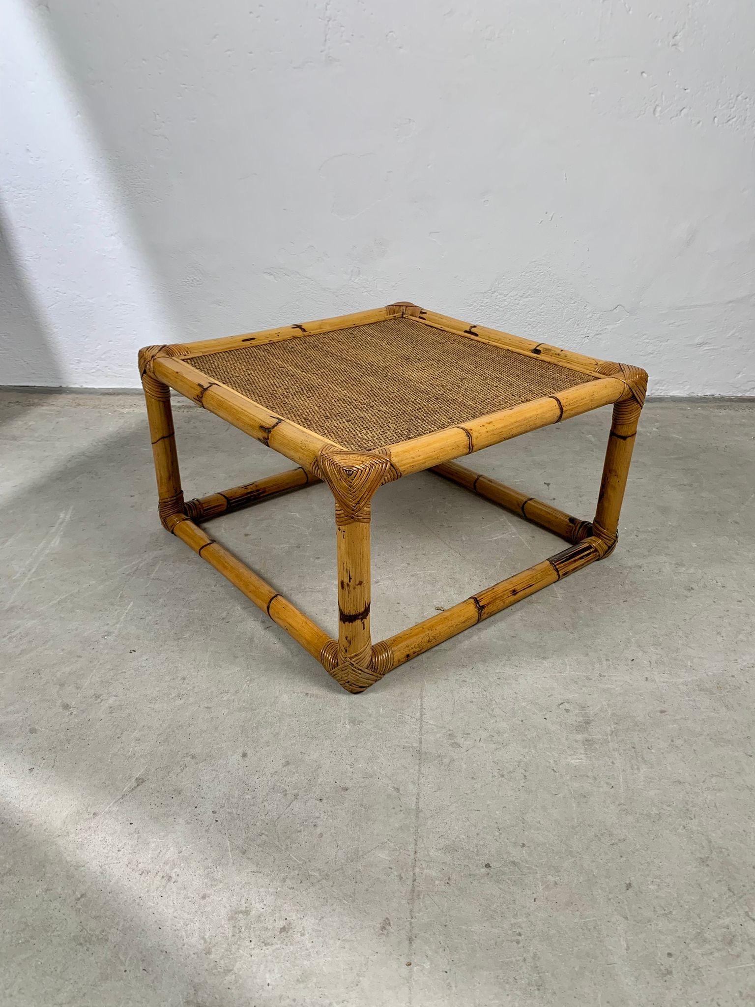 Low bamboo and rattan coffee table by Vivai del Sud, Italy, 1970s

Low bamboo and rattan coffee table produced by the famous company Vivai del Sud in the 1970s

Excellent condition

Measurements 70 x 70 x 40h cm 


