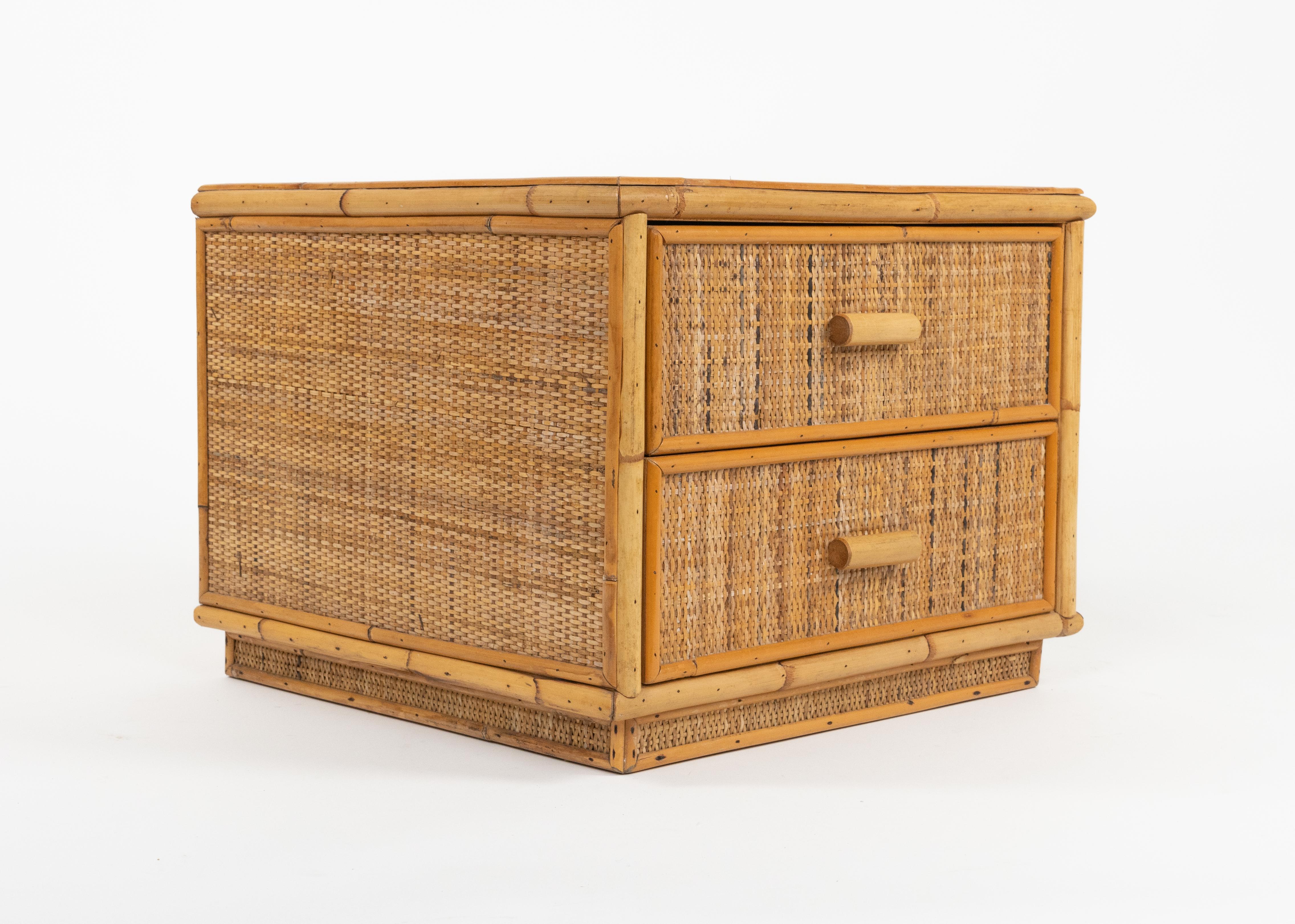 Bamboo and Rattan Pair of Bedside Tables Nightstands Dal Vera Style, Italy 1970s For Sale 4