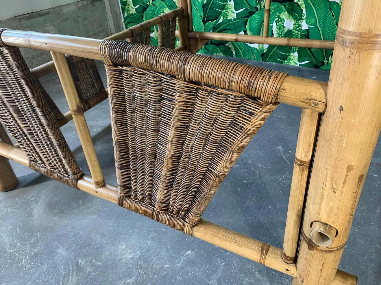 Late 20th Century Bamboo and Rattan Queen Size Canopy Bed For Sale