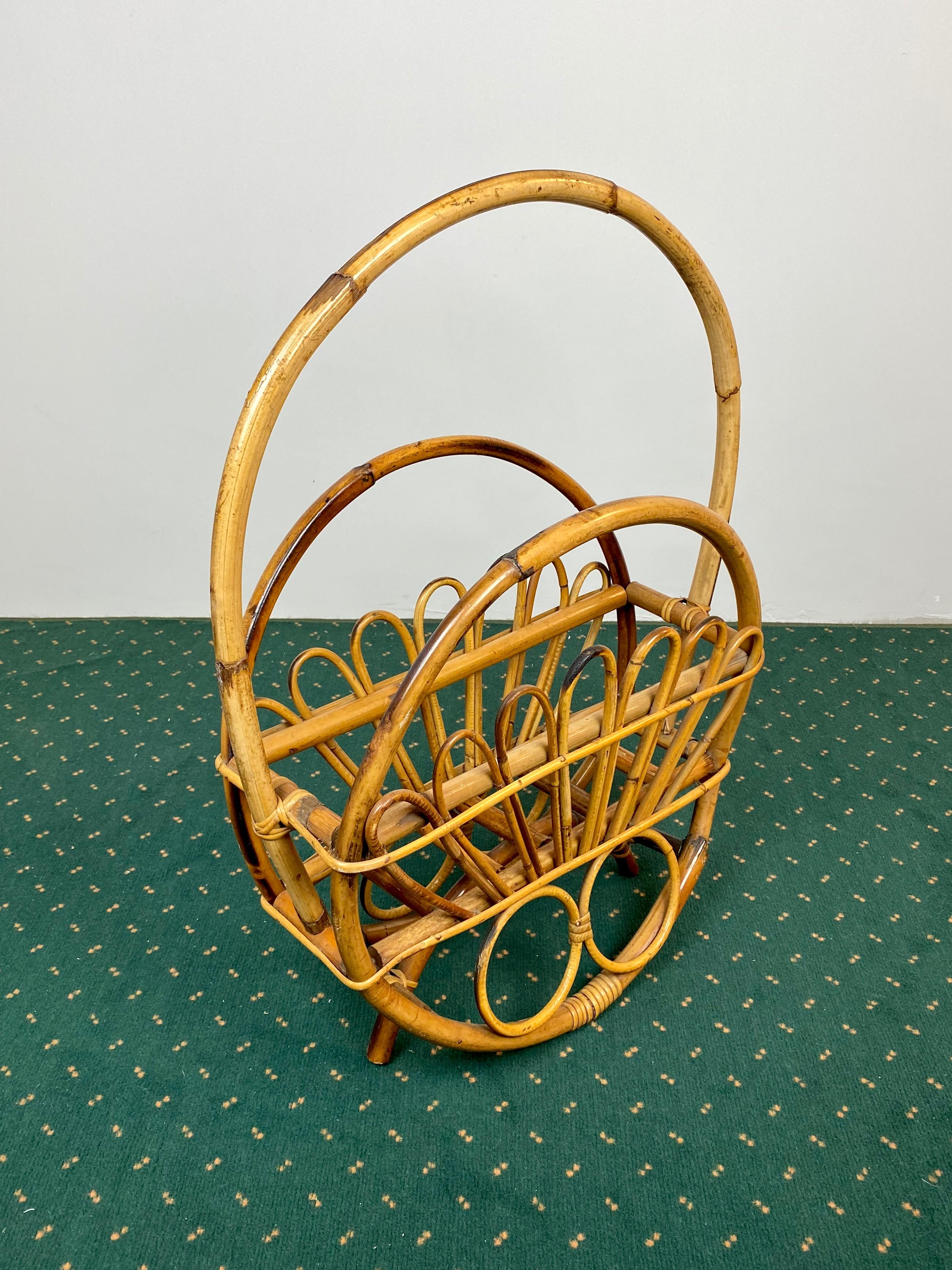 Mid-Century Modern Bamboo and Rattan Round Magazine Rack Stand, Italy, 1960s For Sale