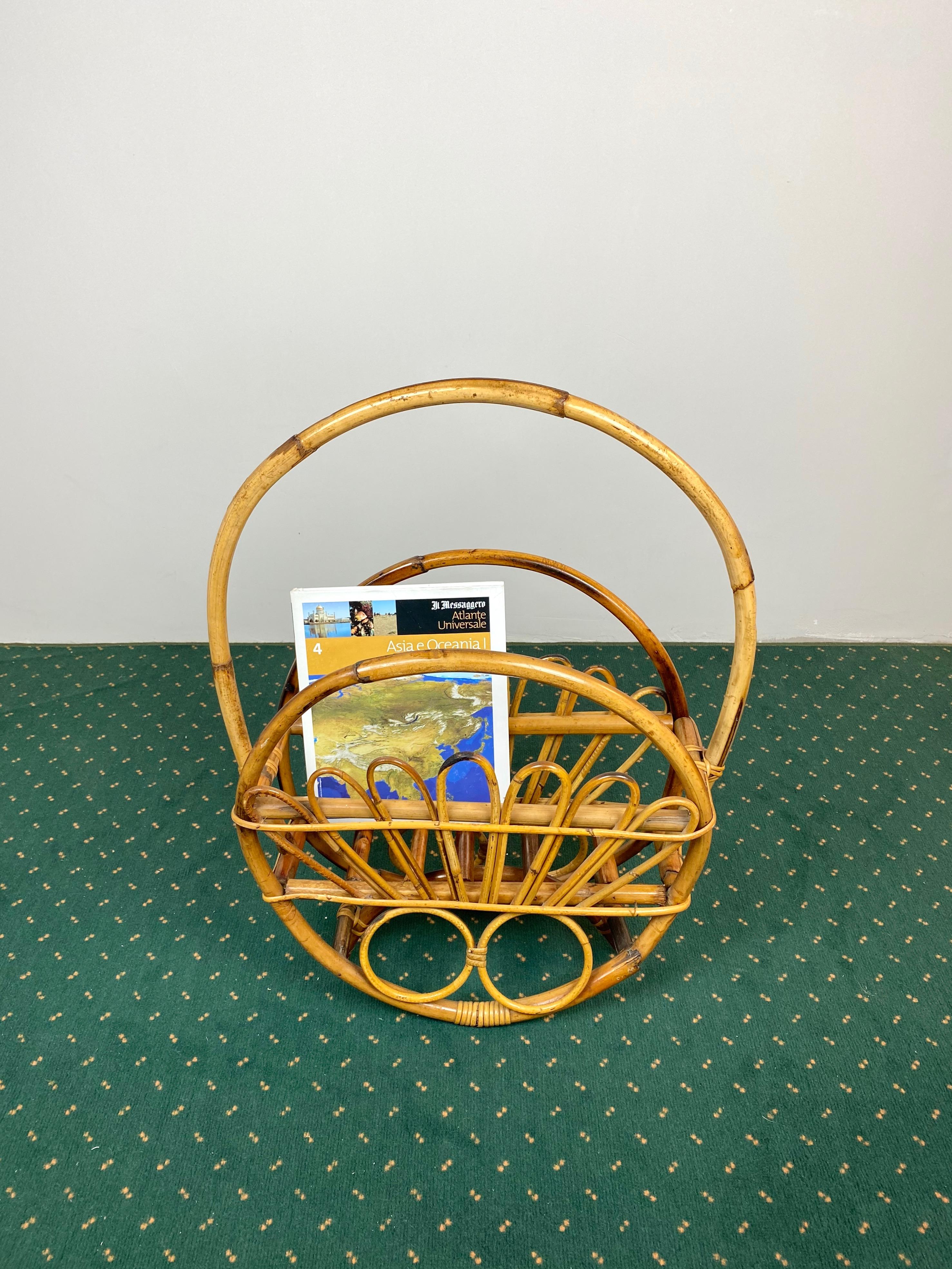 Bamboo and Rattan Round Magazine Rack Stand, Italy, 1960s In Good Condition For Sale In Rome, IT