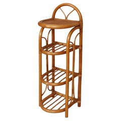 Regale aus Bambus und Rattan