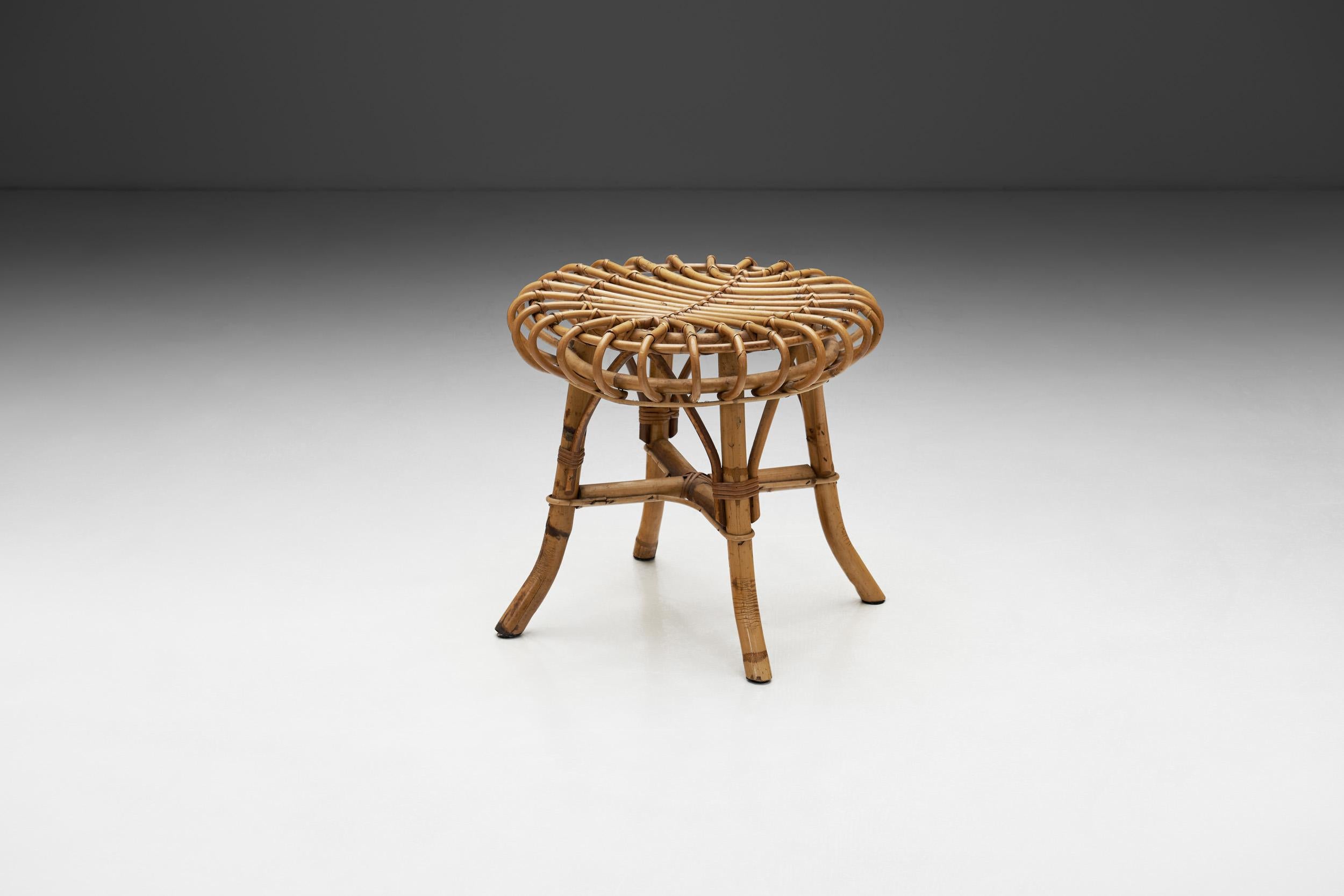 Franco Albinis bekannteste Entwürfe bestehen aus natürlichen Materialien, insbesondere Rattan und Bambus, von denen zahlreiche in den ständigen Sammlungen von Museen wie dem New Yorker MoMA zu finden sind. Der italienische Architekt und Designer